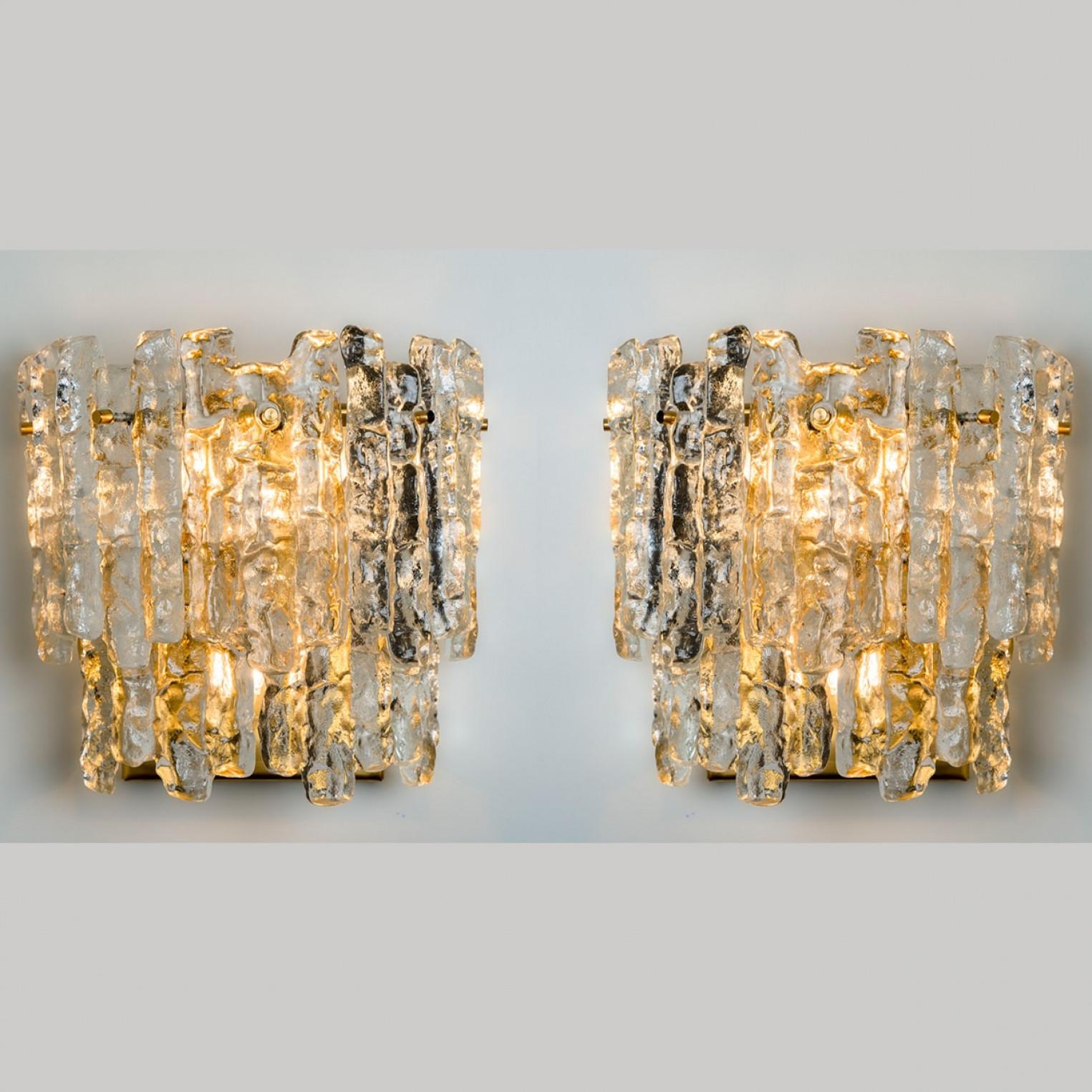 1 of the 6 XL Textured Ice glass Wall Lights Kalmar, 1970s en venta 5