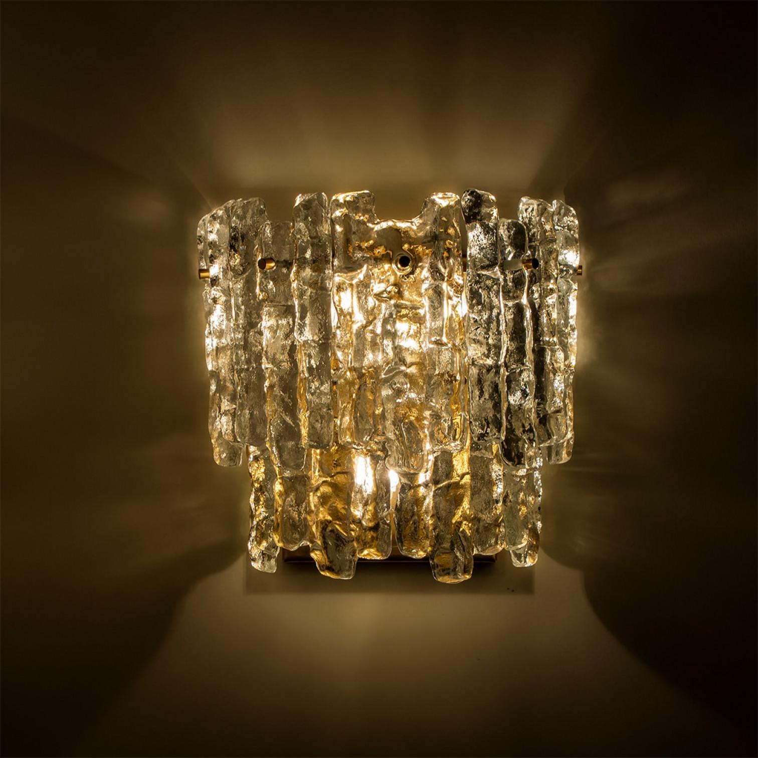 1 des 6 XL Lampes murales en verre texturé Ice Lighting Kalmar, années 1970 en vente 6