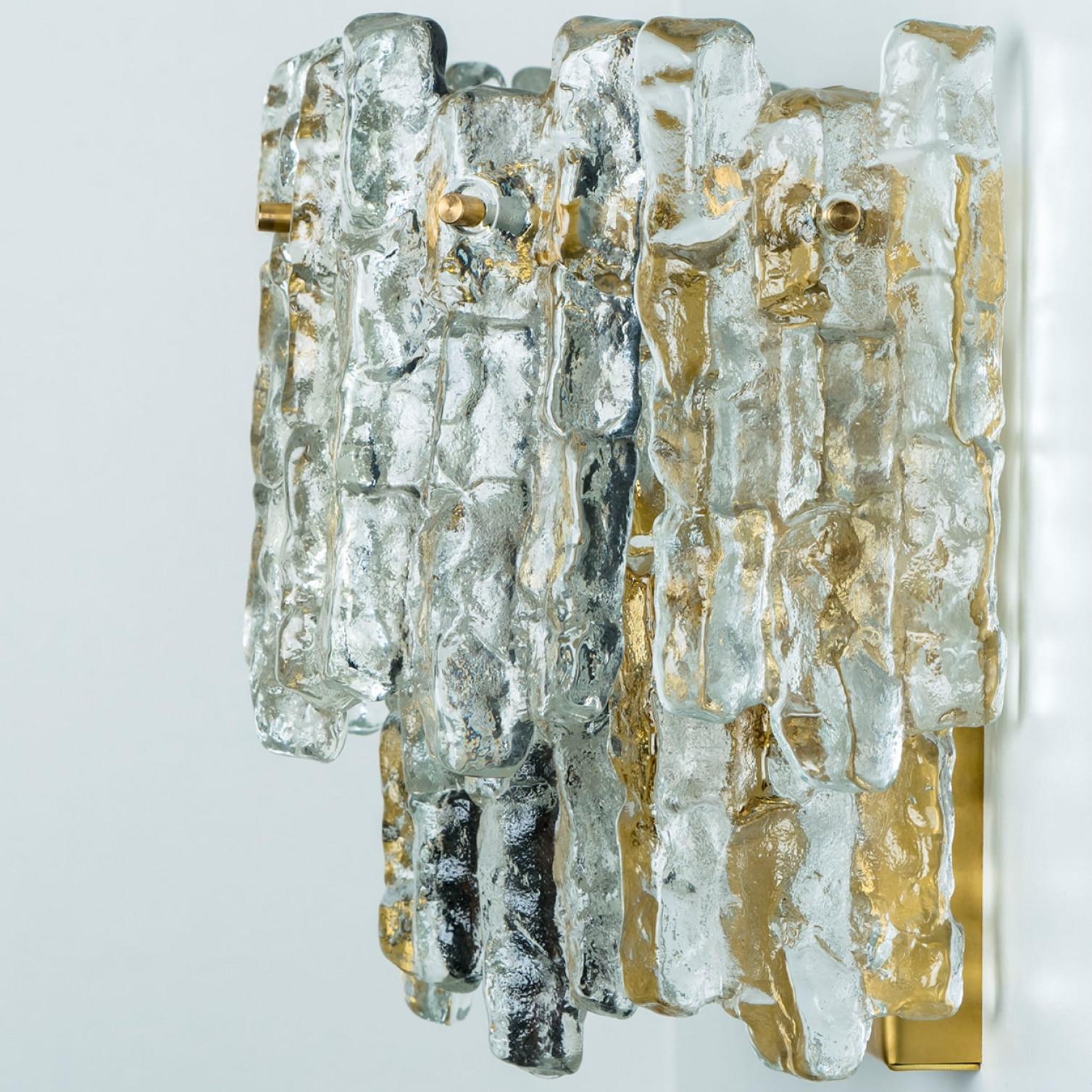 1 des 6 XL Lampes murales en verre texturé Ice Lighting Kalmar, années 1970 en vente 7