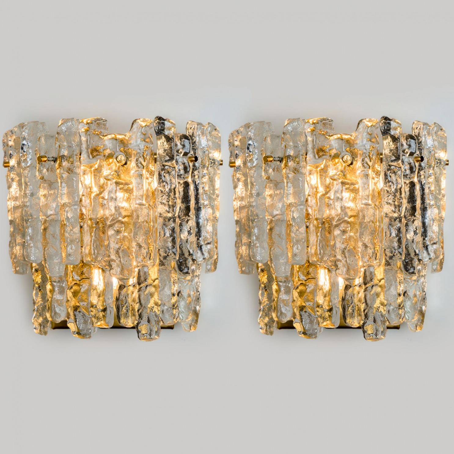 1 de los 6 Apliques XL de cristal de hielo texturado Kalmar, años 70 Moderno de mediados de siglo en venta