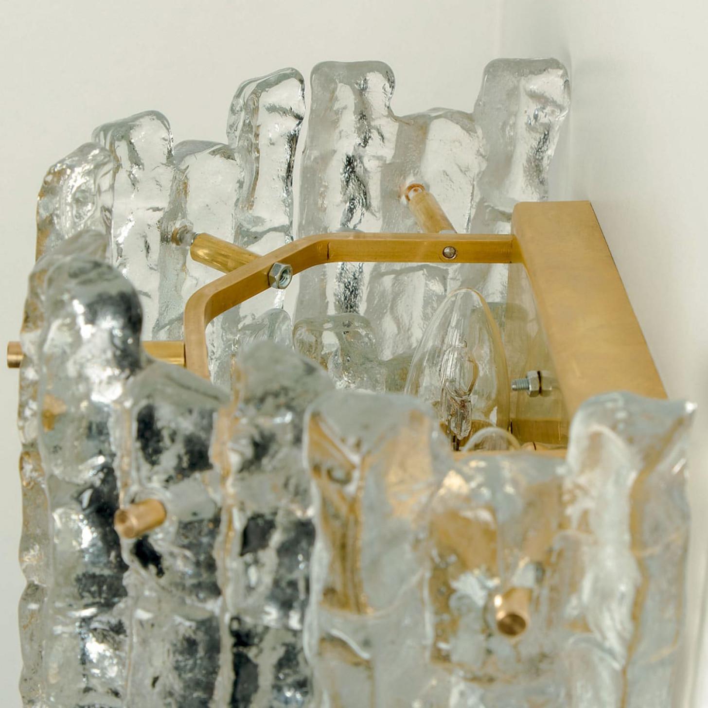1 de los 6 Apliques XL de cristal de hielo texturado Kalmar, años 70 Otro en venta