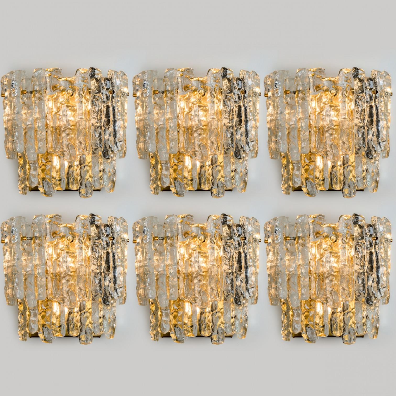 1 de los 6 Apliques XL de cristal de hielo texturado Kalmar, años 70 en Bueno estado para la venta en Rijssen, NL