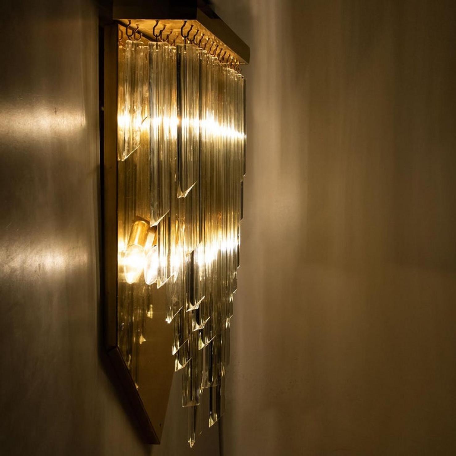 1 of the 6 XXL 'H29.9' Venini Style Murano Glass and Gilt Brass Sconces, 1960s For Sale 7
