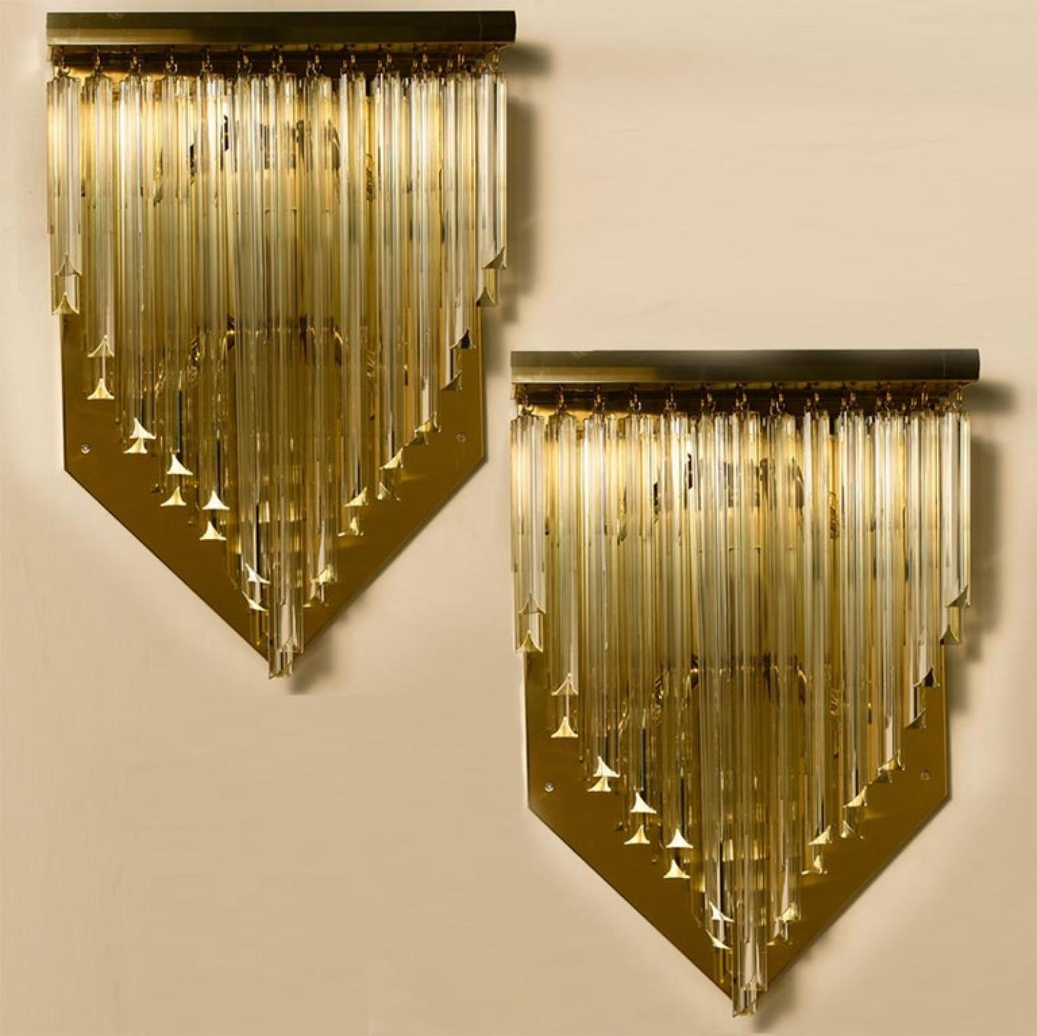 Art déco 1 des 6 appliques XXL 'H29.9' de style Venini en verre de Murano et laiton doré, années 1960 en vente