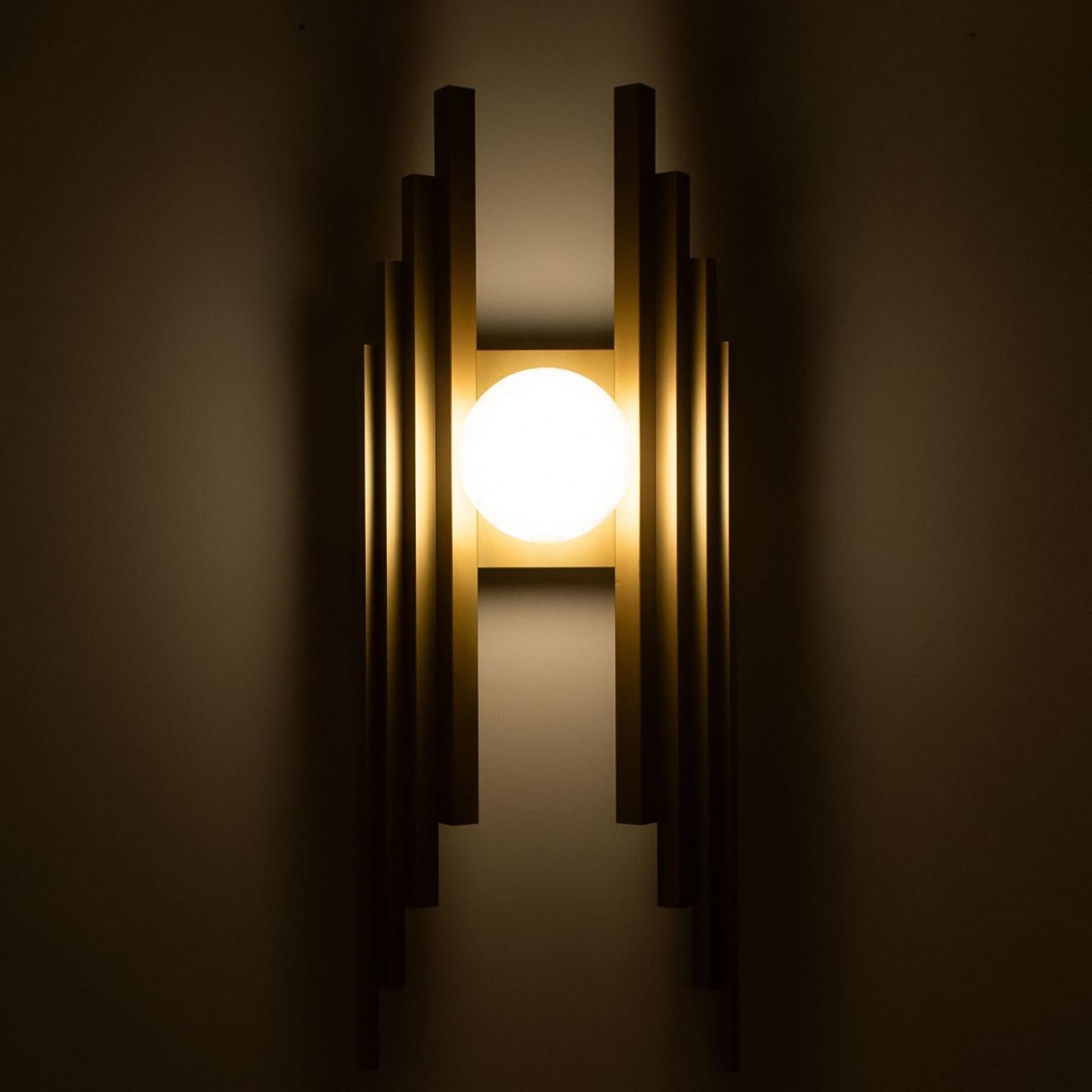 Mid-Century Modern 1 of the 6 XXL Pipe Organ White Gold Brass Wall Light, 1970s For Sale
