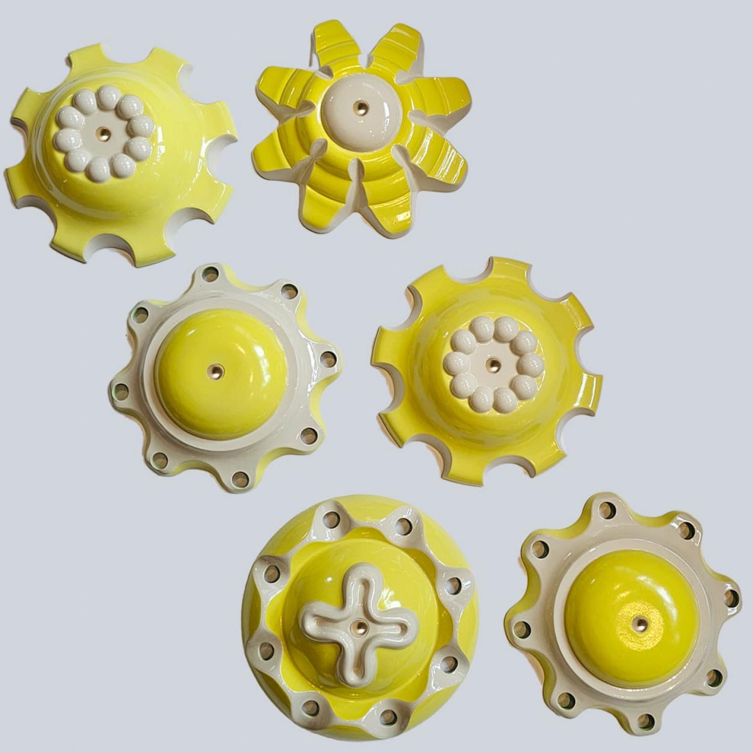 1 delle 6 lampade in ceramica gialla, Rosette di Jeanine Keizer, 1990 in vendita 3