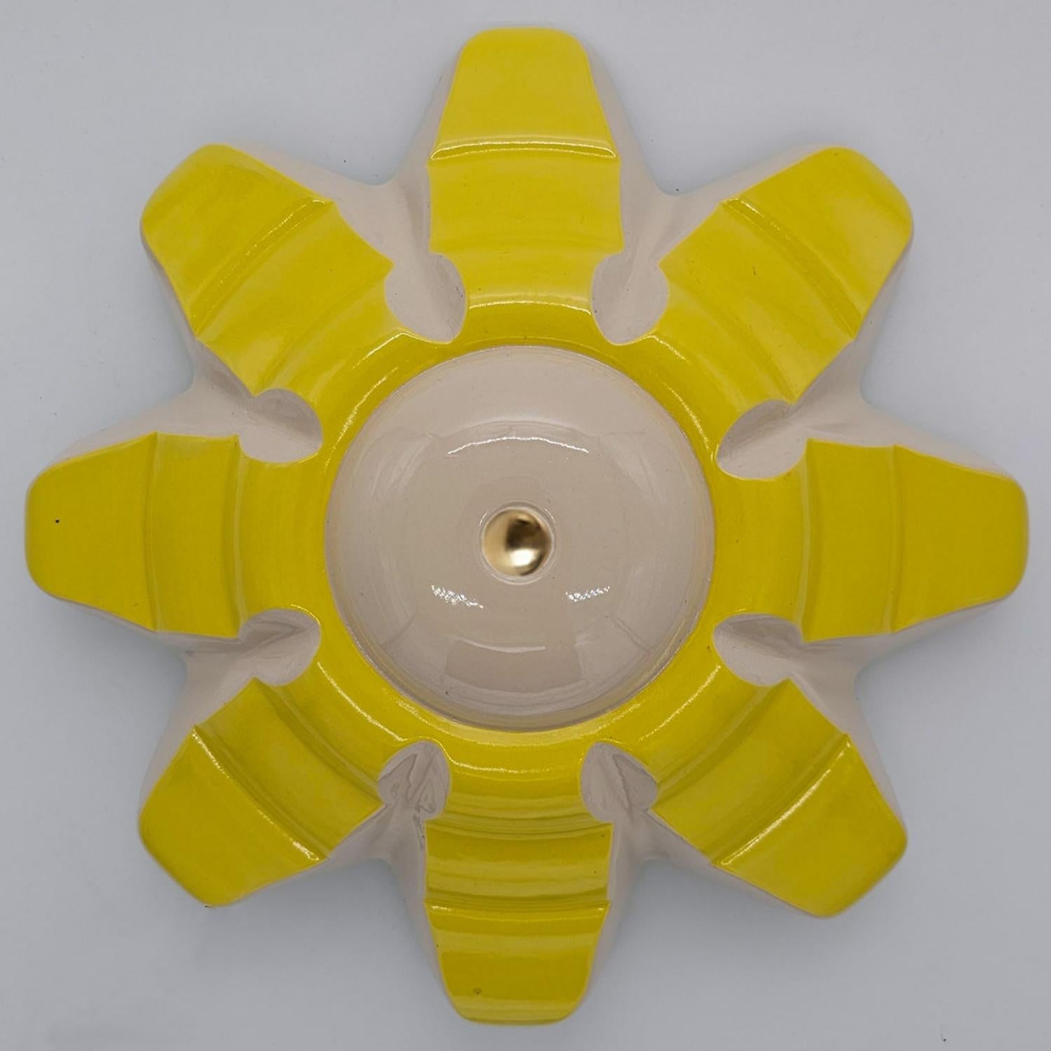 1 de las 6 Lámparas de cerámica amarilla, rosetones de Jeanine Keizer, 1990 Otro en venta