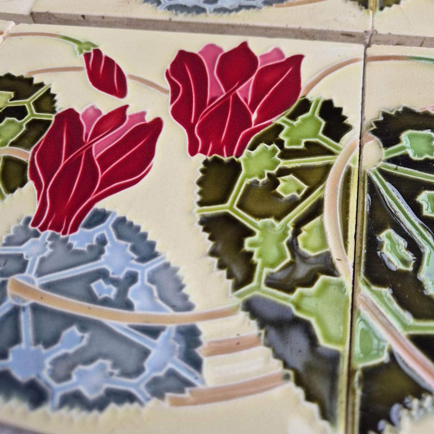 1 of the 63 Art Nouveau Glazed Relief Tiles by Gilliot, circa 1920 In Good Condition For Sale In Rijssen, NL