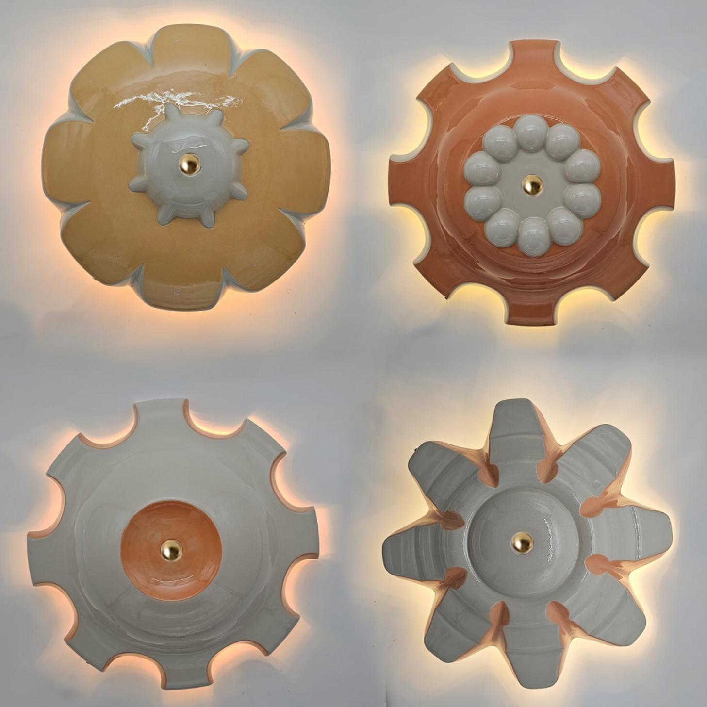 Moderno 1 delle 7 lampade in ceramica colorata, Rosette di Jeanine Keizer, 1990 in vendita