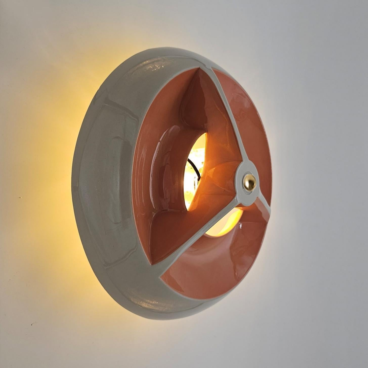 Céramique 1 des 7 lampes en céramique colorée, Rosettes de Jeanine Keizer, 1990 en vente