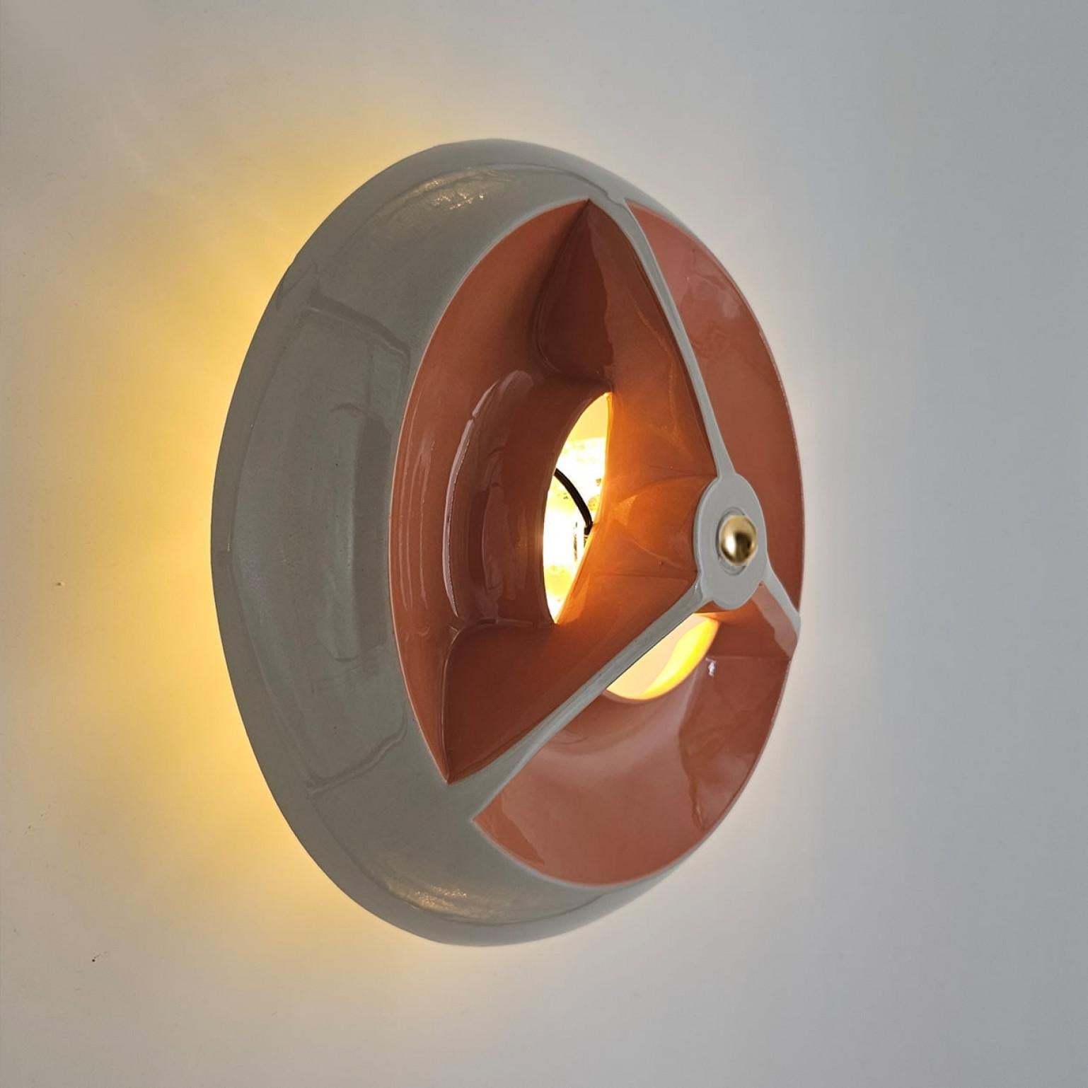 Ceramica 1 delle 7 lampade in ceramica colorata, Rosette di Jeanine Keizer, 1990 in vendita