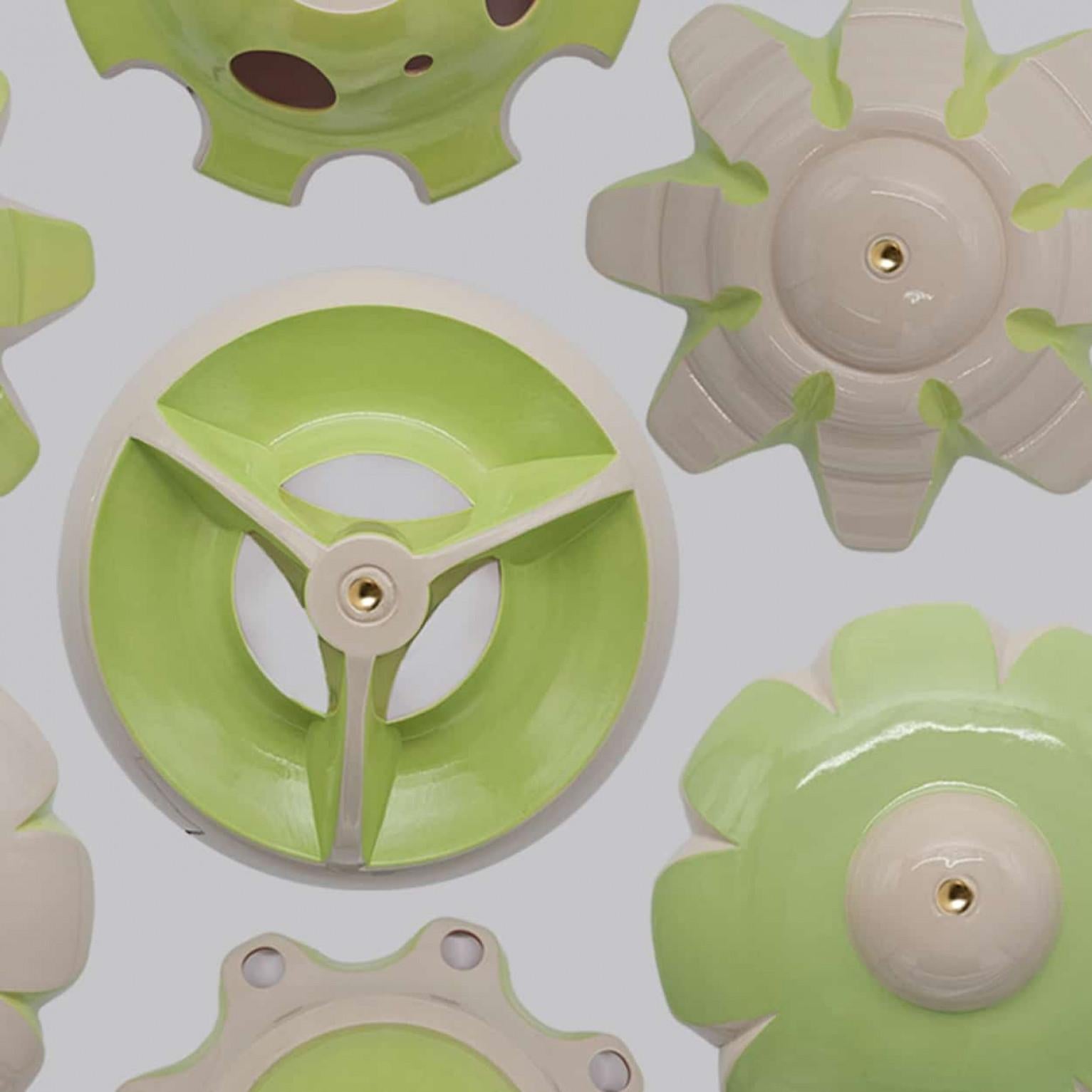 Moderne 1 des 7 lampes en céramique verte, Rosettes de Jeanine Keizer, 1990 en vente