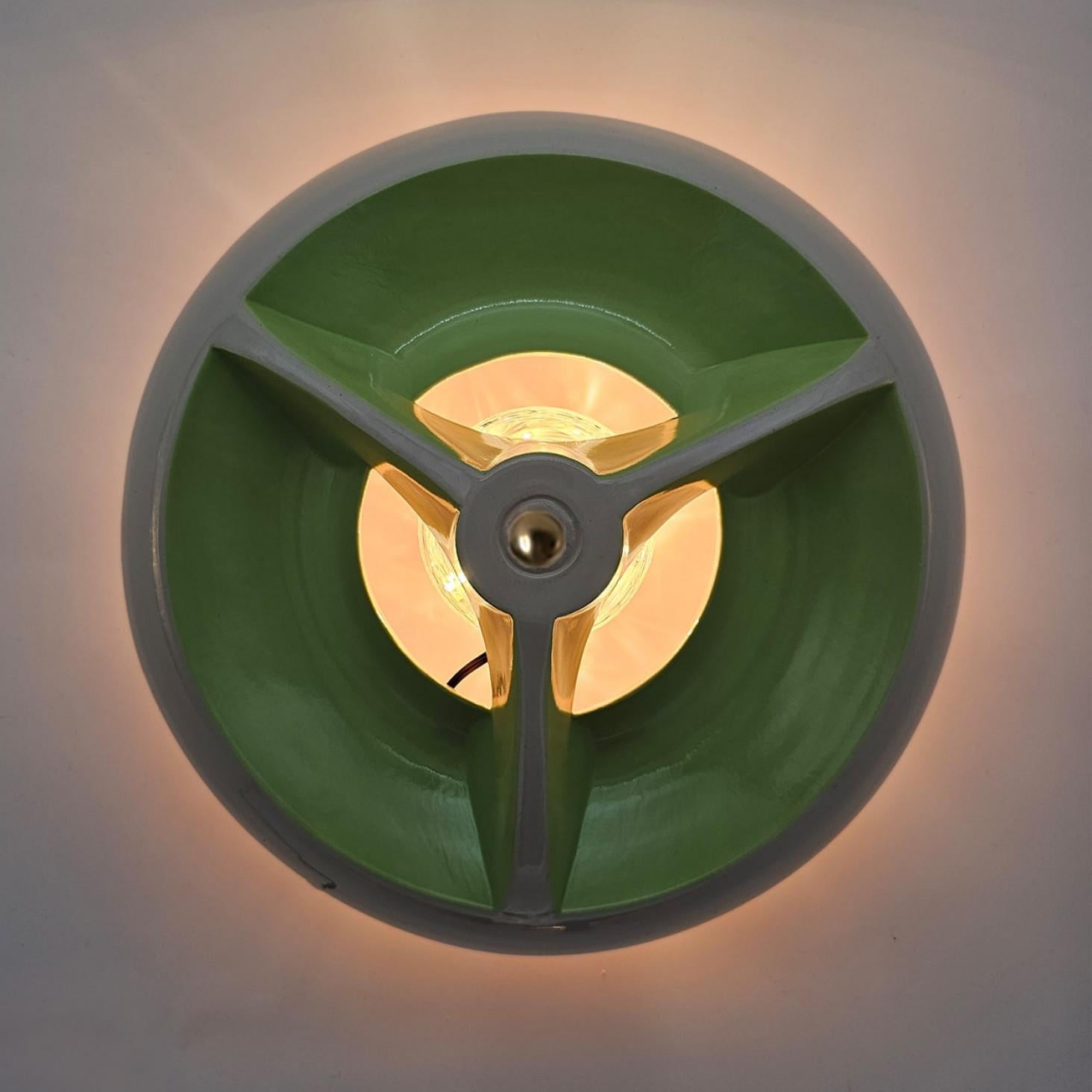 1 des 7 lampes en céramique verte, Rosettes de Jeanine Keizer, 1990 Bon état - En vente à Rijssen, NL