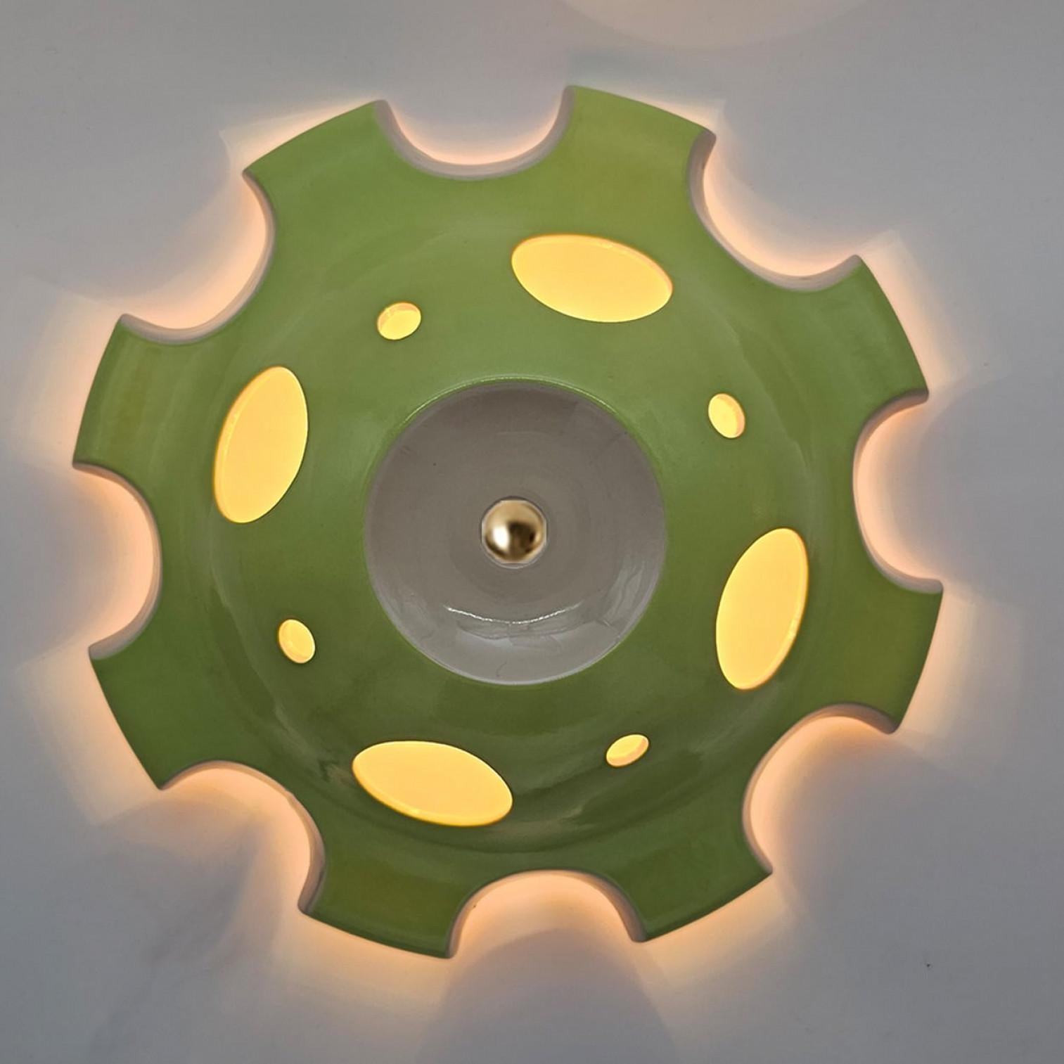Fin du 20e siècle 1 des 7 lampes en céramique verte, Rosettes de Jeanine Keizer, 1990 en vente