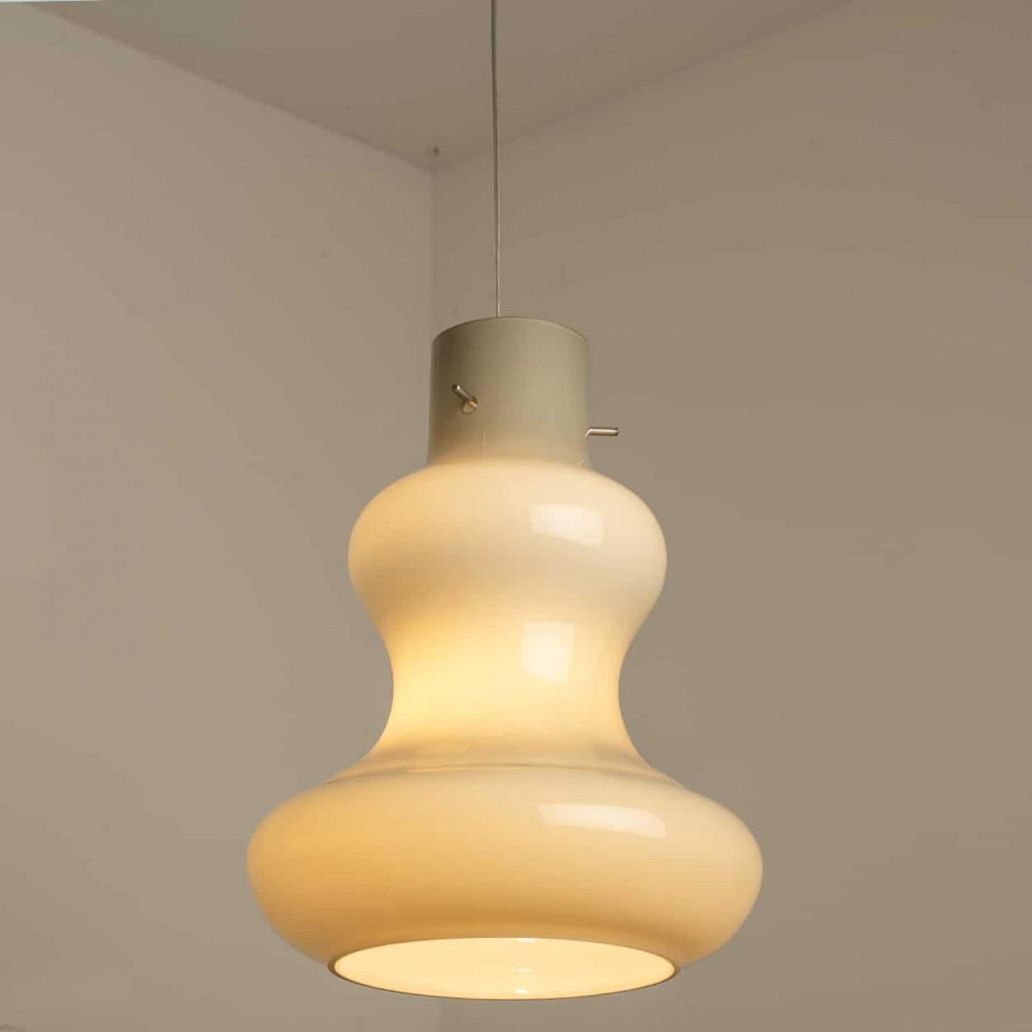 1 of the 7 Murano Glass Pendant Lights by Massimo Vignelli for Venini, 1960 For Sale 6