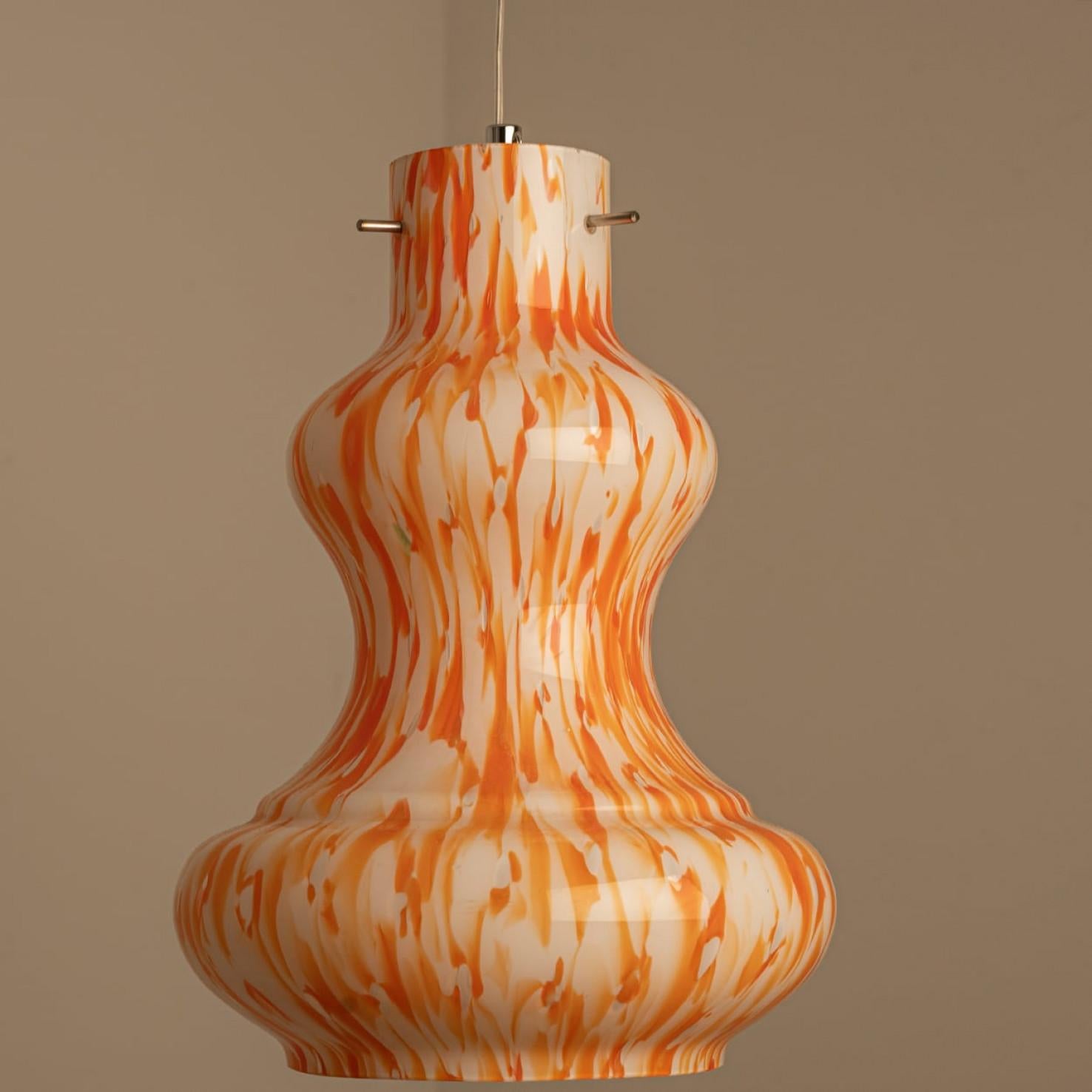 1 of the 7 Murano Glass Pendant Lights by Massimo Vignelli for Venini, 1960 For Sale 8