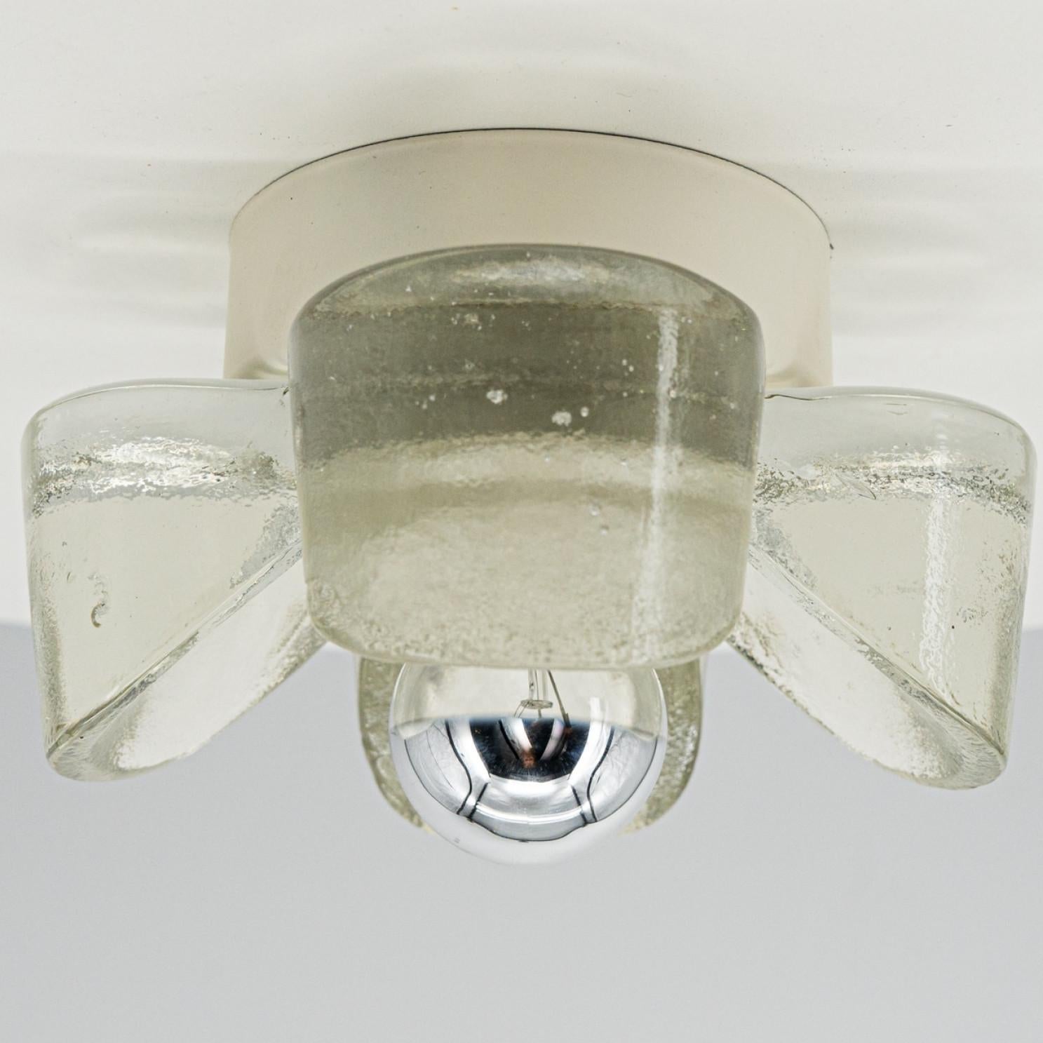 1 des 8 appliques en verre bullé Flush Mounts Allemagne, 1970 en vente 6