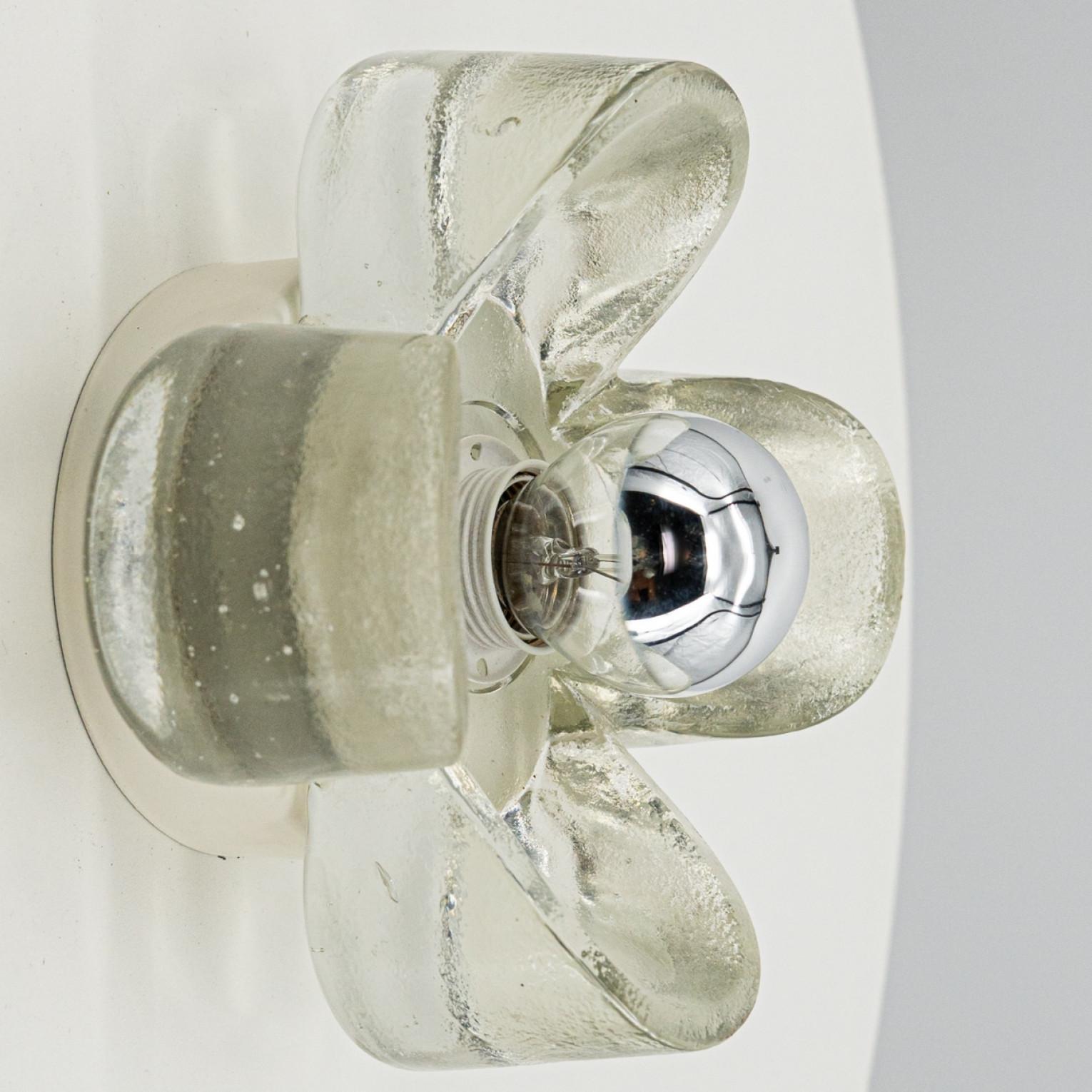 1 des 8 appliques en verre bullé Flush Mounts Allemagne, 1970 en vente 7