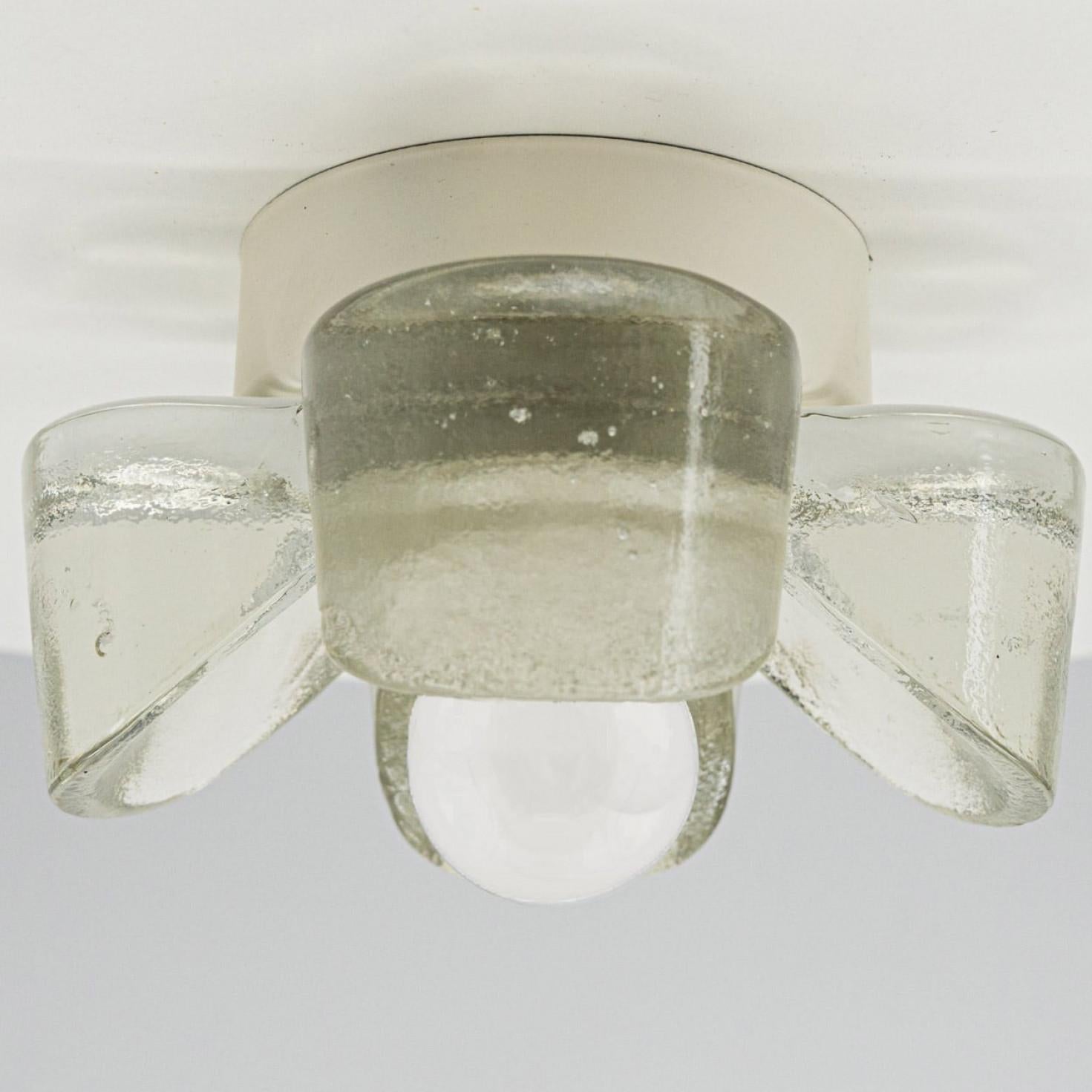 1 des 8 appliques en verre bullé Flush Mounts Allemagne, 1970 en vente 10