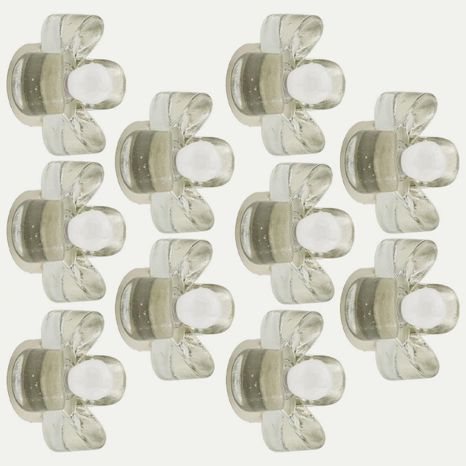 Métal 1 des 8 appliques en verre bullé Flush Mounts Allemagne, 1970 en vente