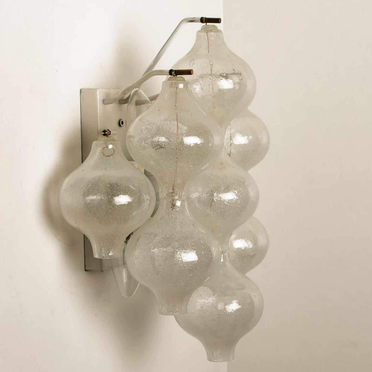 1 of the 8 of Large Tulipan Wall Lamps or Sconces by J.T. Kalmar 'H 21.2', 1960s (Moderne der Mitte des Jahrhunderts) im Angebot