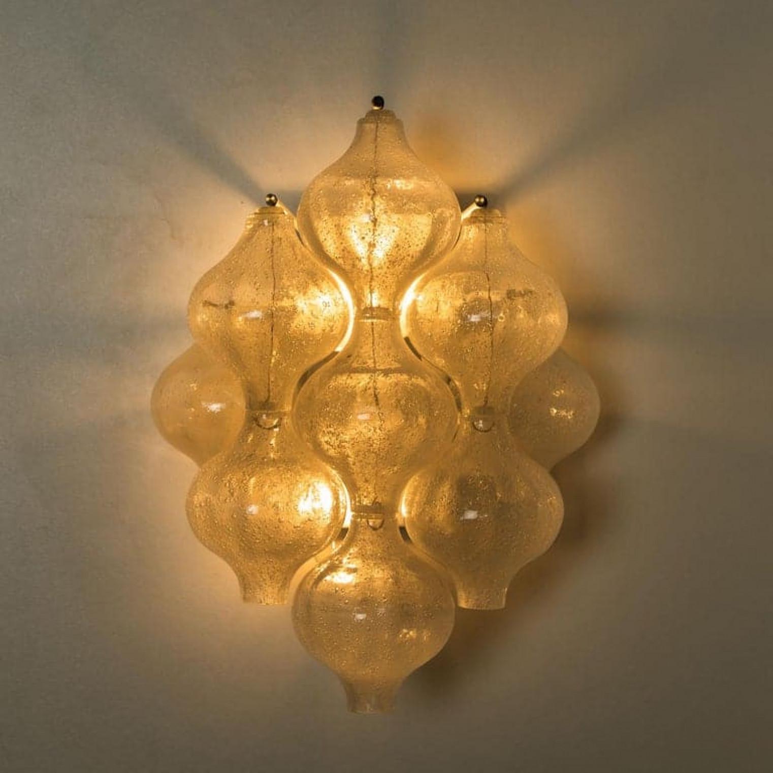 1 of the 8 of Tulipan Wall Lamps or Sconces by J.T. Kalmar 'H 21.2', 1960s en Bueno estado para la venta en Rijssen, NL