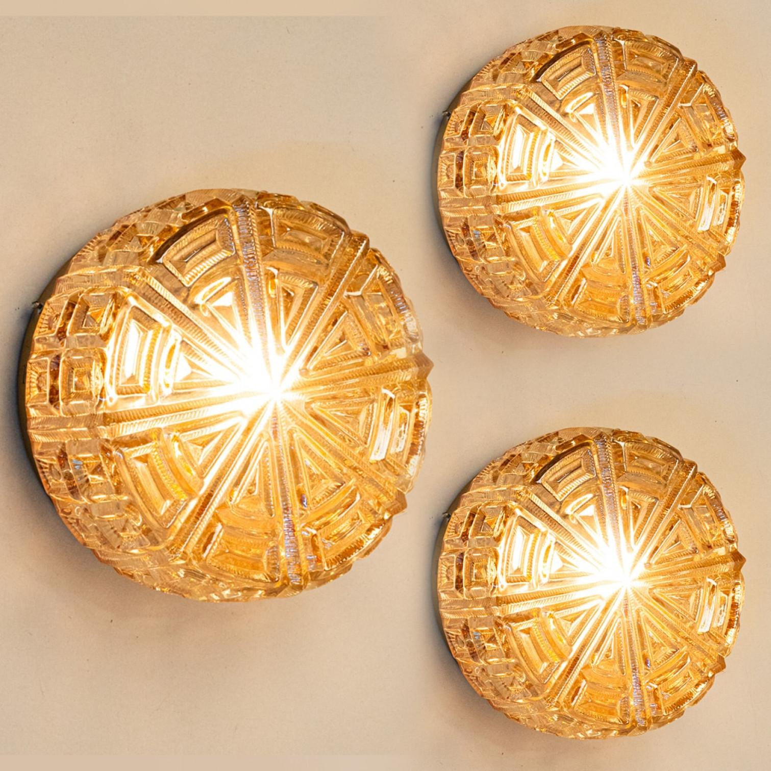 1 of the 8 Round Glass Wall Light/Flush Mount in Style of Tynell, 1960 For Sale 2