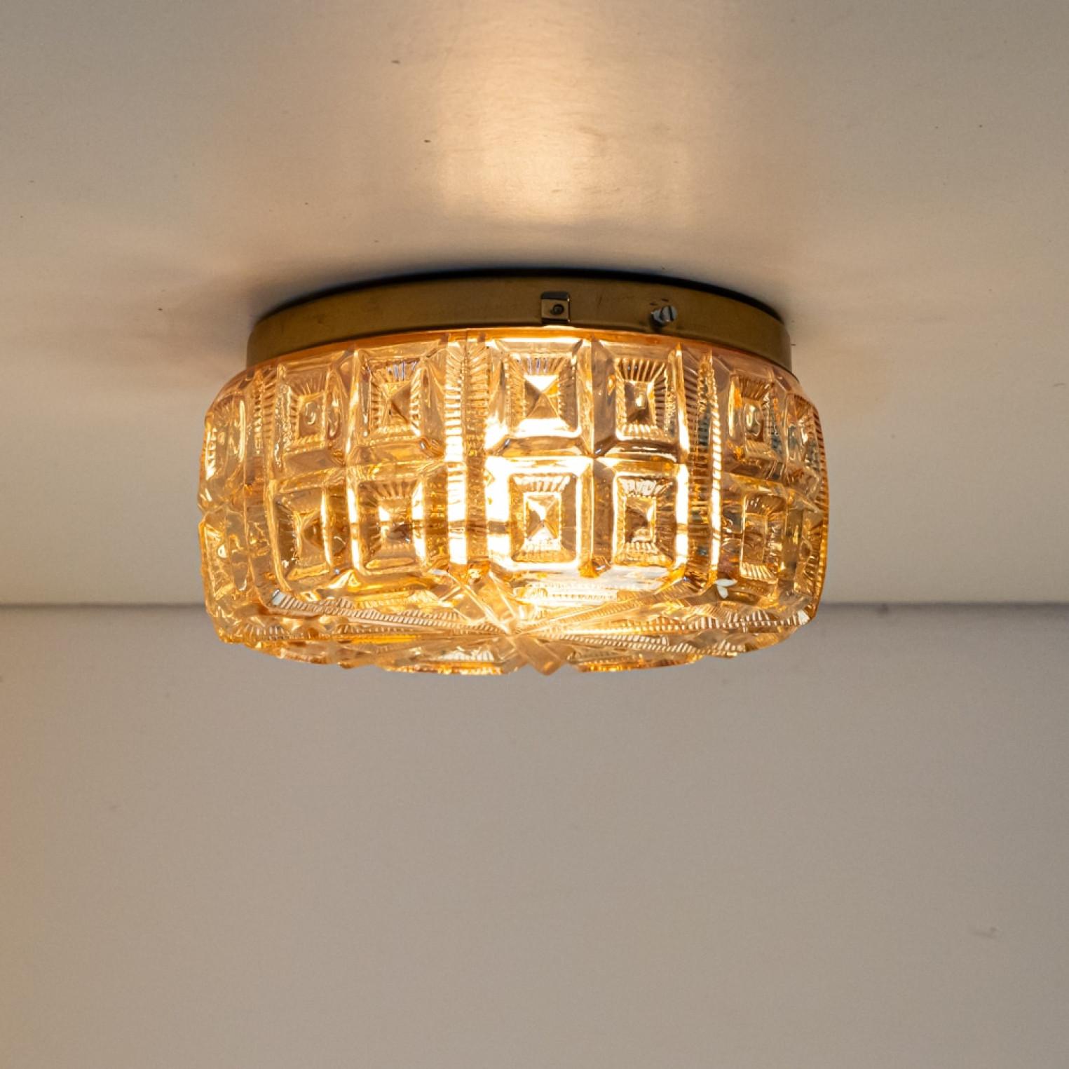 1 of the 8 Round Glass Wall Light/Flush Mount in Style of Tynell, 1960 For Sale 6