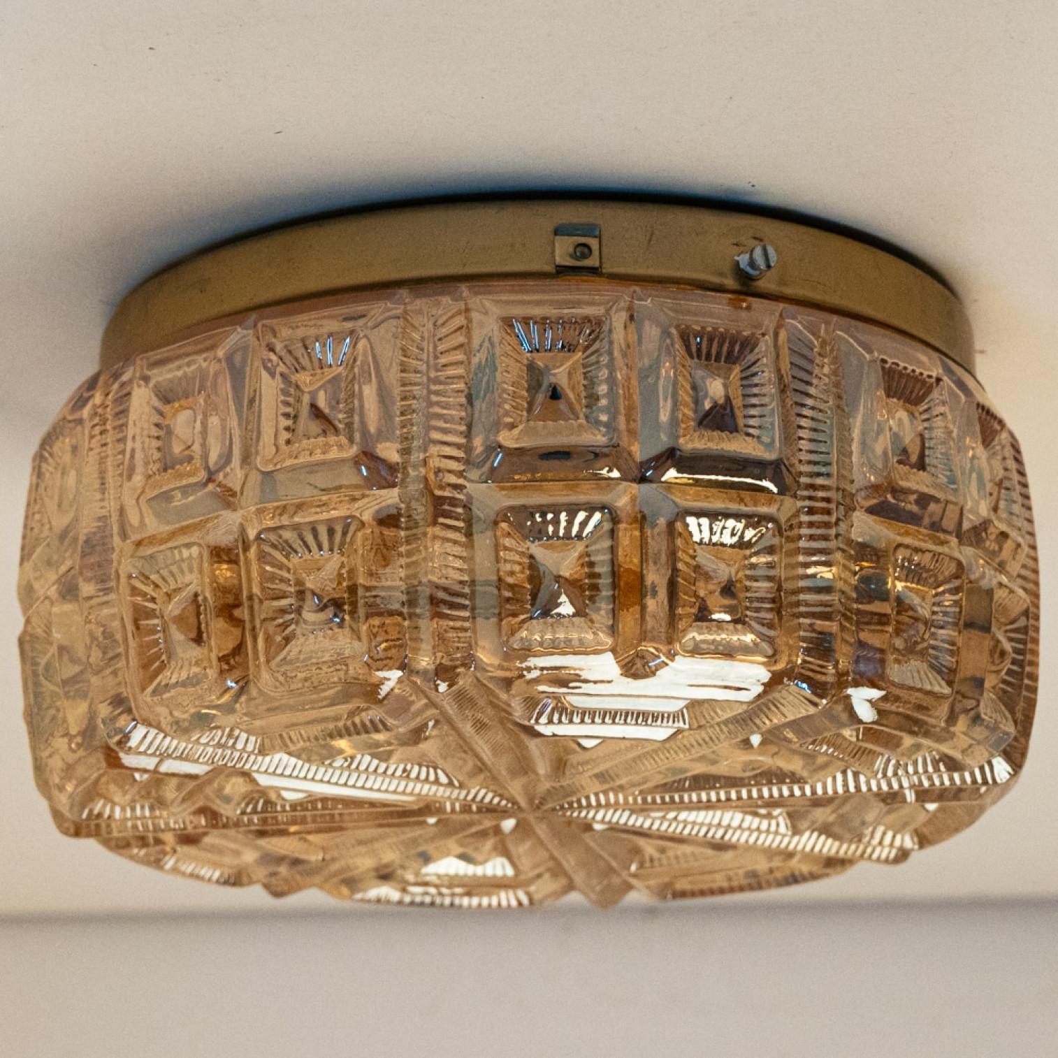 1 of the 8 Round Glass Wall Light/Flush Mount in Style of Tynell, 1960 For Sale 7