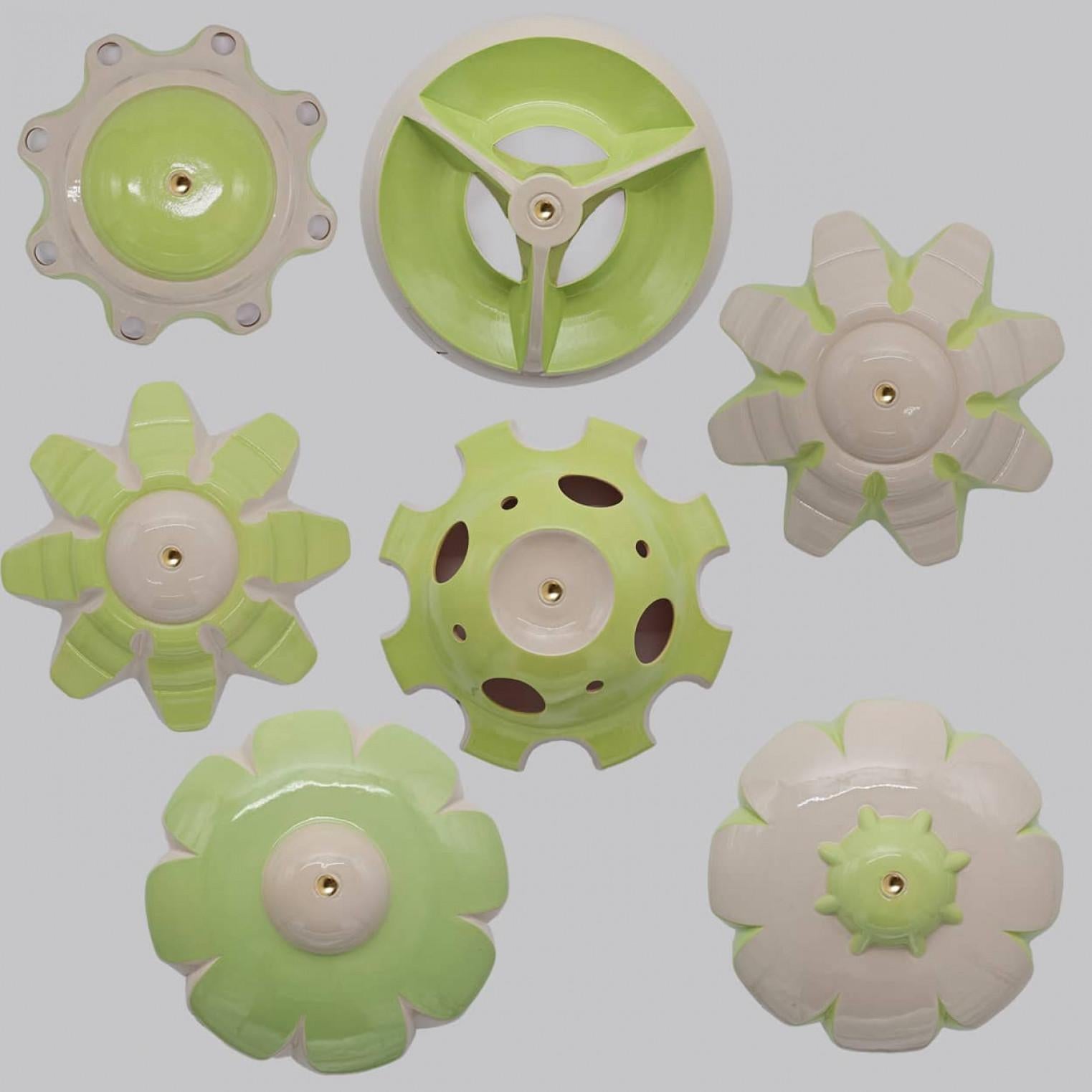 Autre 1 des 9 lampes en céramique colorée, Rosettes de Jeanine Keizer, 1990 en vente