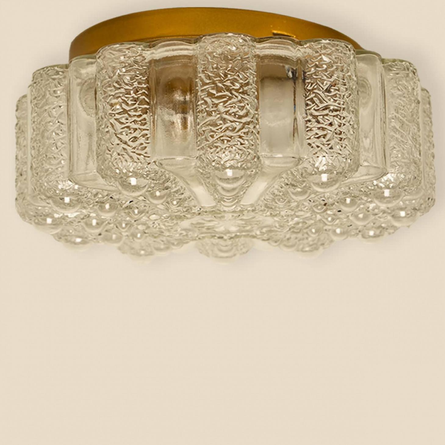 1 of the Six Clear Glass and Brass Flush Mounts in Style of Helena Tynell, 1960 en Bueno estado para la venta en Rijssen, NL