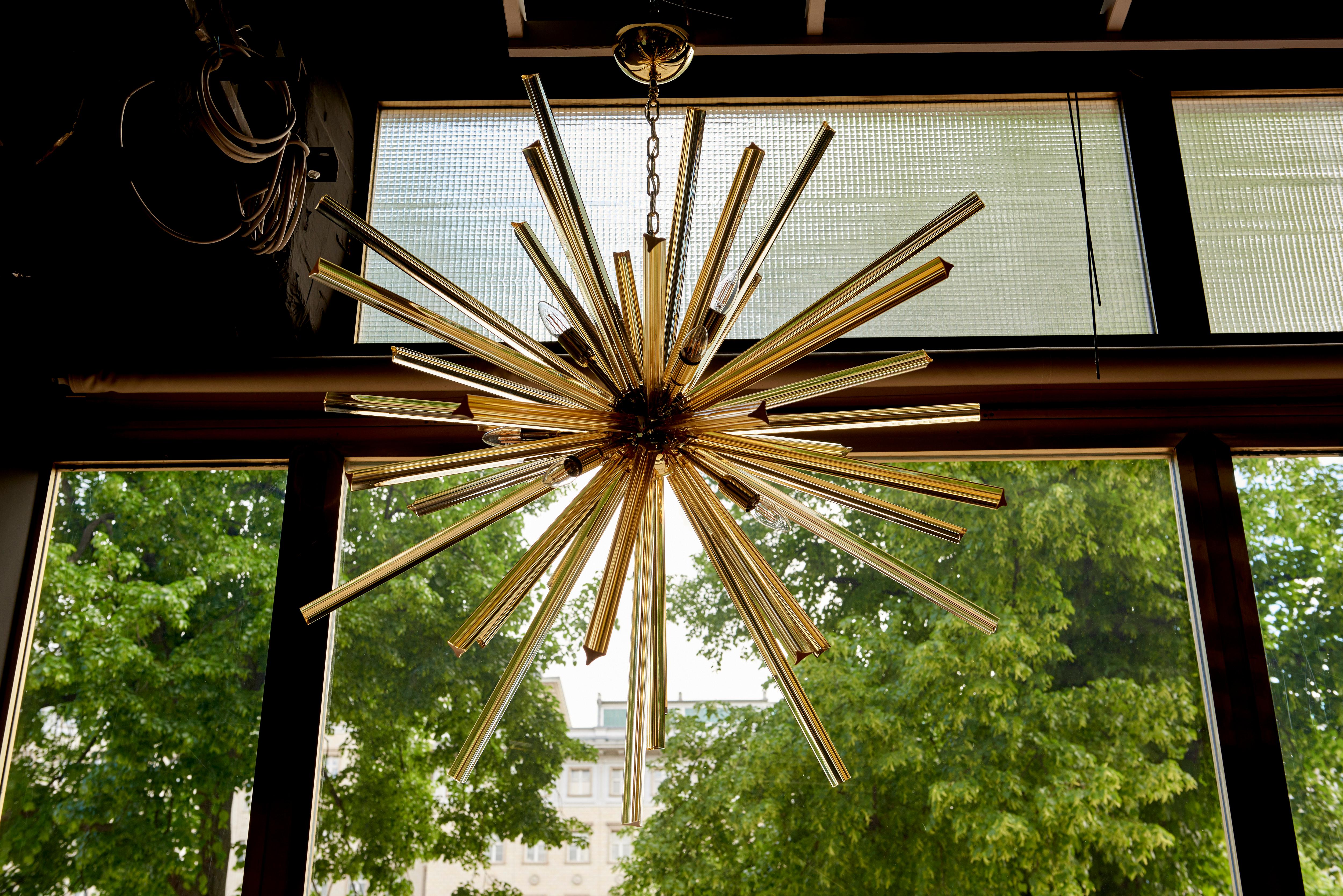 1 or 2 Huge Brass and Amber Murano Glass Sputnik Chandelier Venini Style In Excellent Condition For Sale In Berlin, BE
