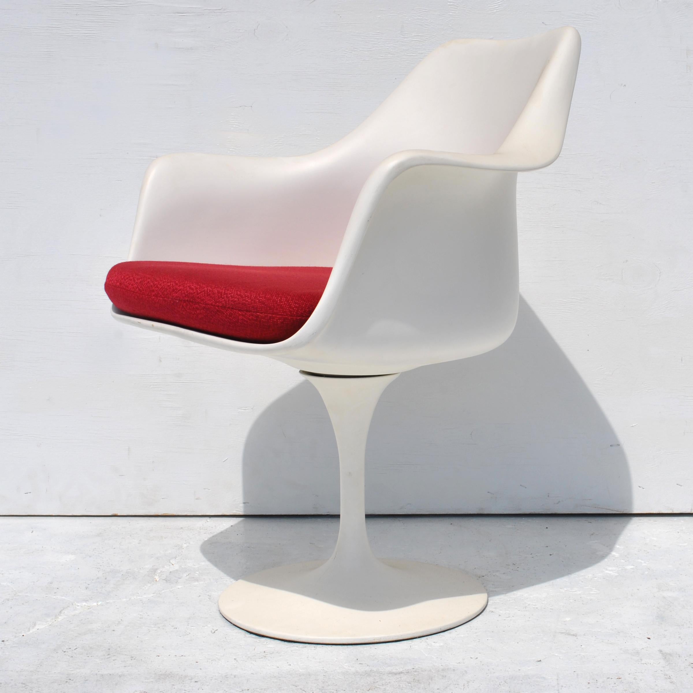 Cast 1 Original Knoll Eero Saarinen Swivel Tulip Armchair