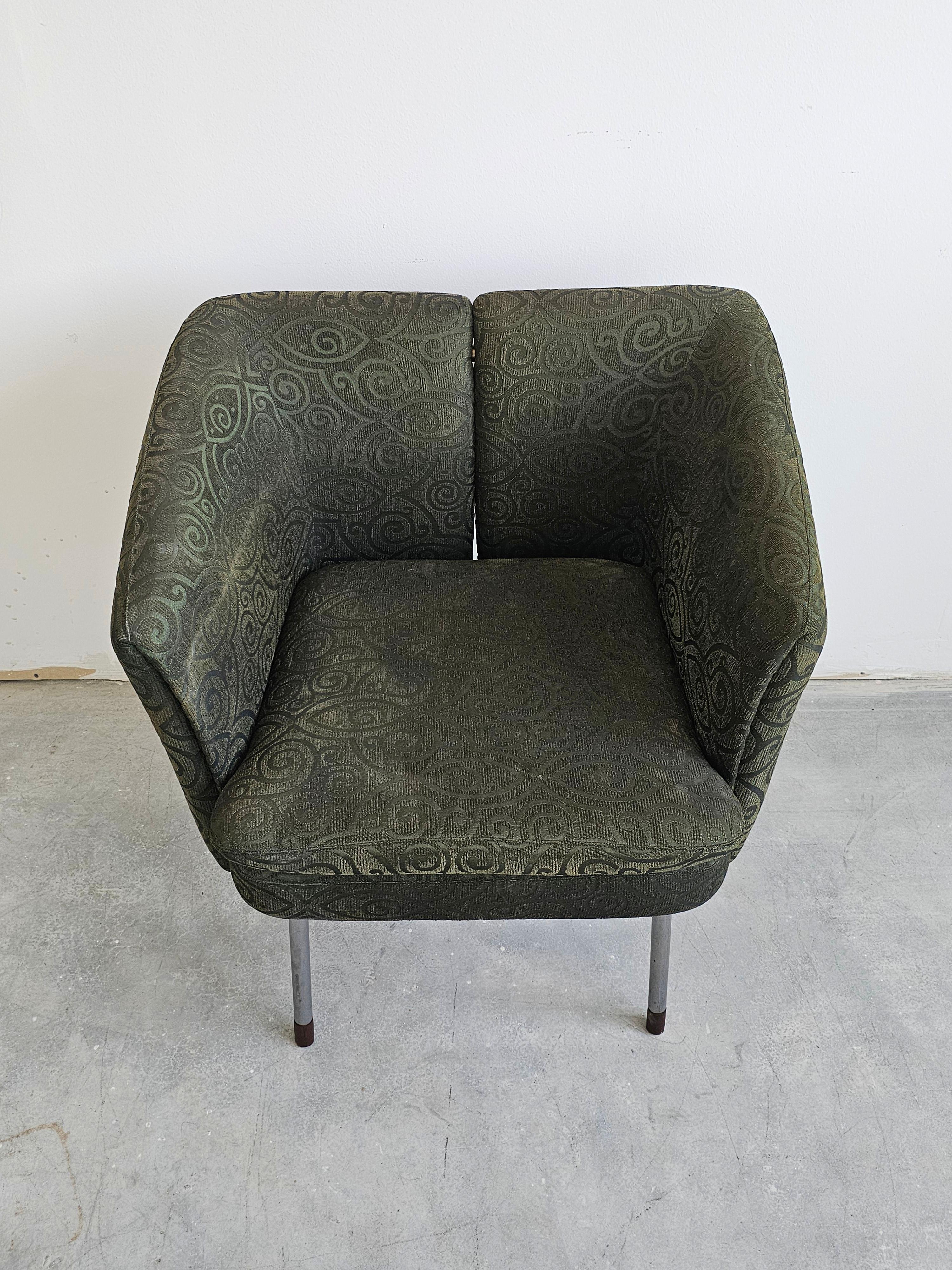 Postmoderne 1 des 3 chaises d'appoint modèle 