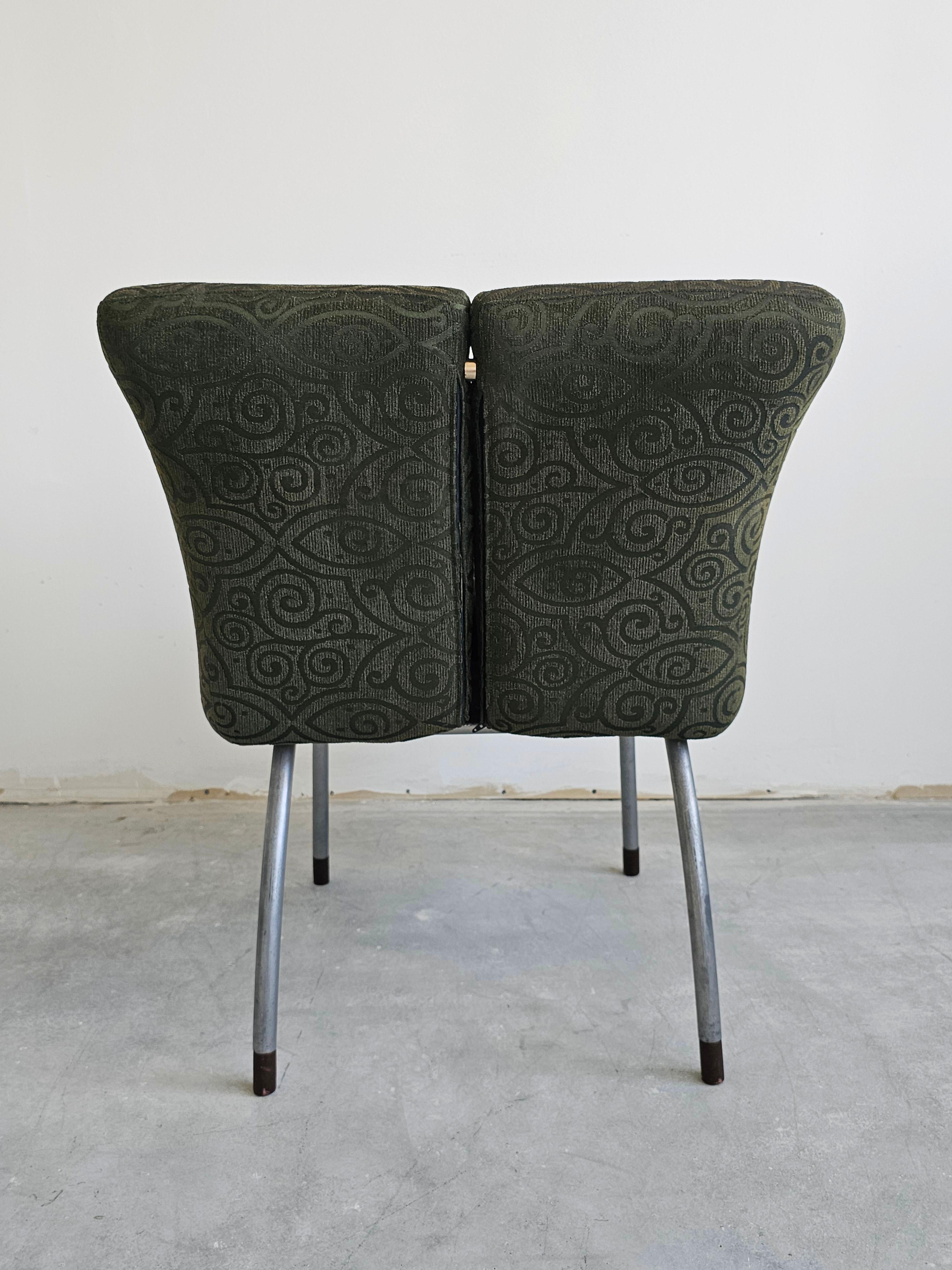 1 des 3 chaises d'appoint modèle 