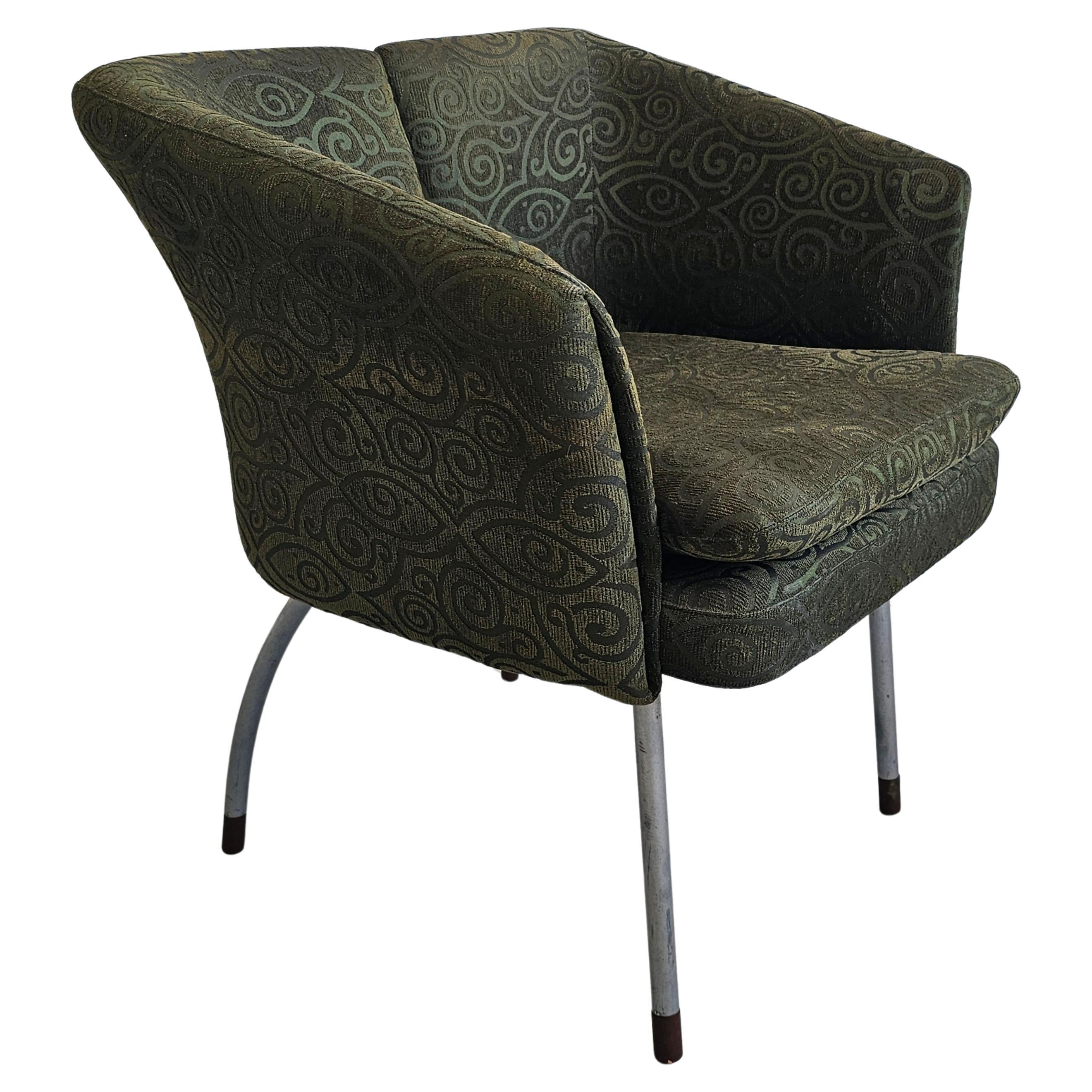1 des 3 chaises d'appoint modèle "Hawaii" conçue par Toshiyuki Kita pour Saporiti