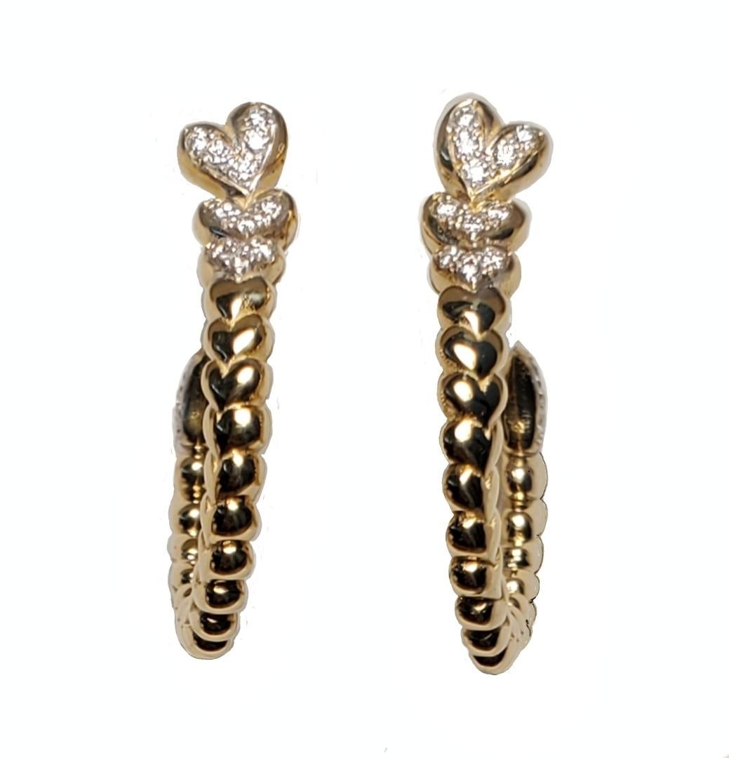 1 Pair Earrings 14k yellow gold Earrings with spiraling Diamonds Hearts In New Condition For Sale In Los Angeles, CA