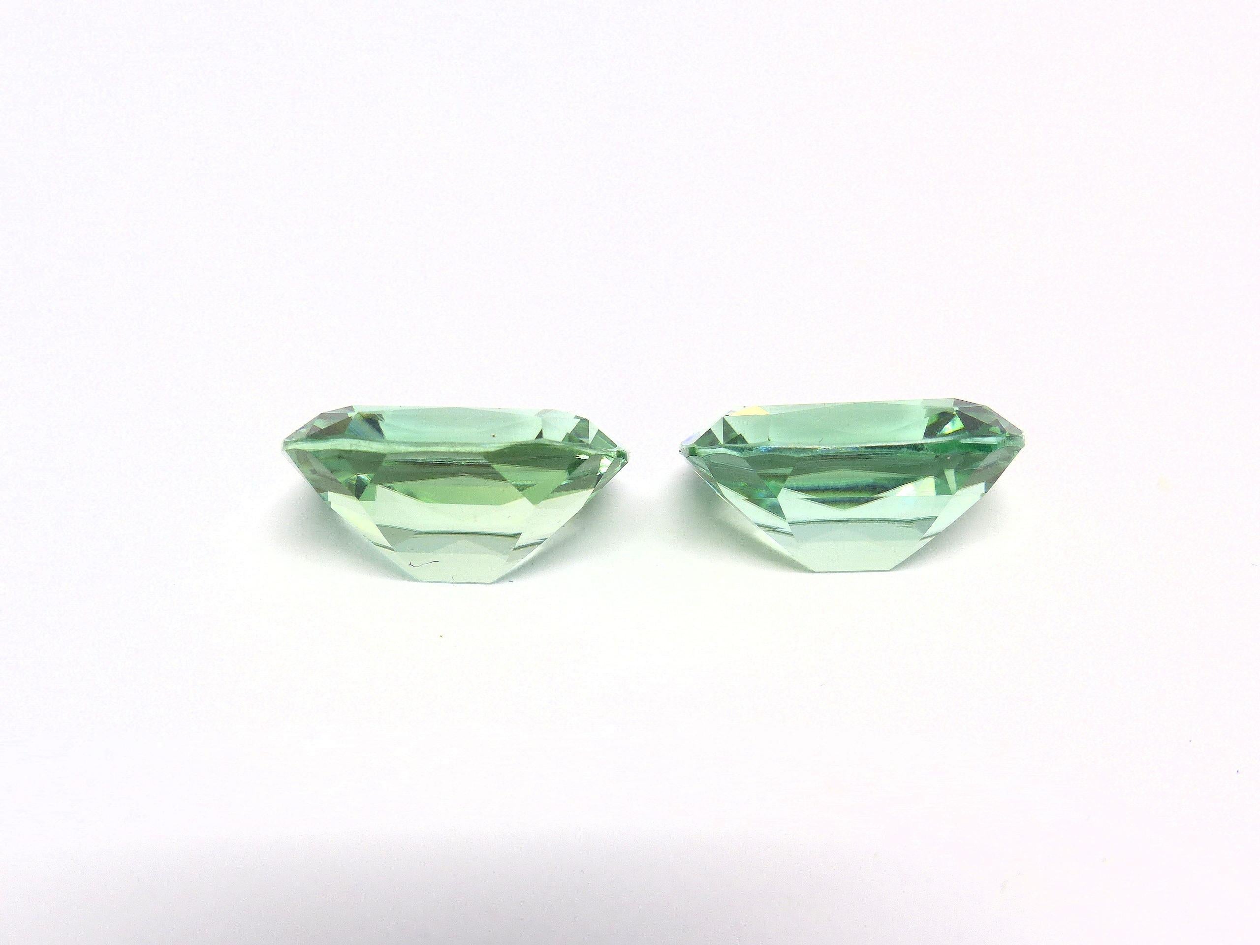 1 Pair of 2 Magnificent Mintgreen Tourmalines Cut with Large Facettes For Sale 1