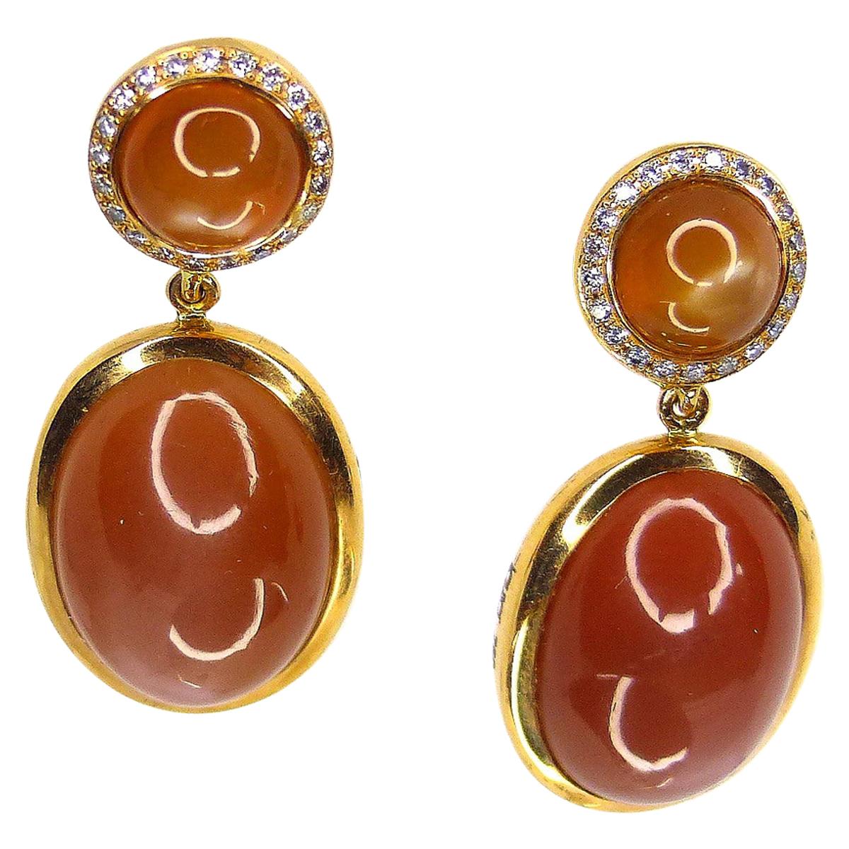 Boucles d'oreilles en or rose avec 4 pierres de lune brunes et 42 diamants   en vente