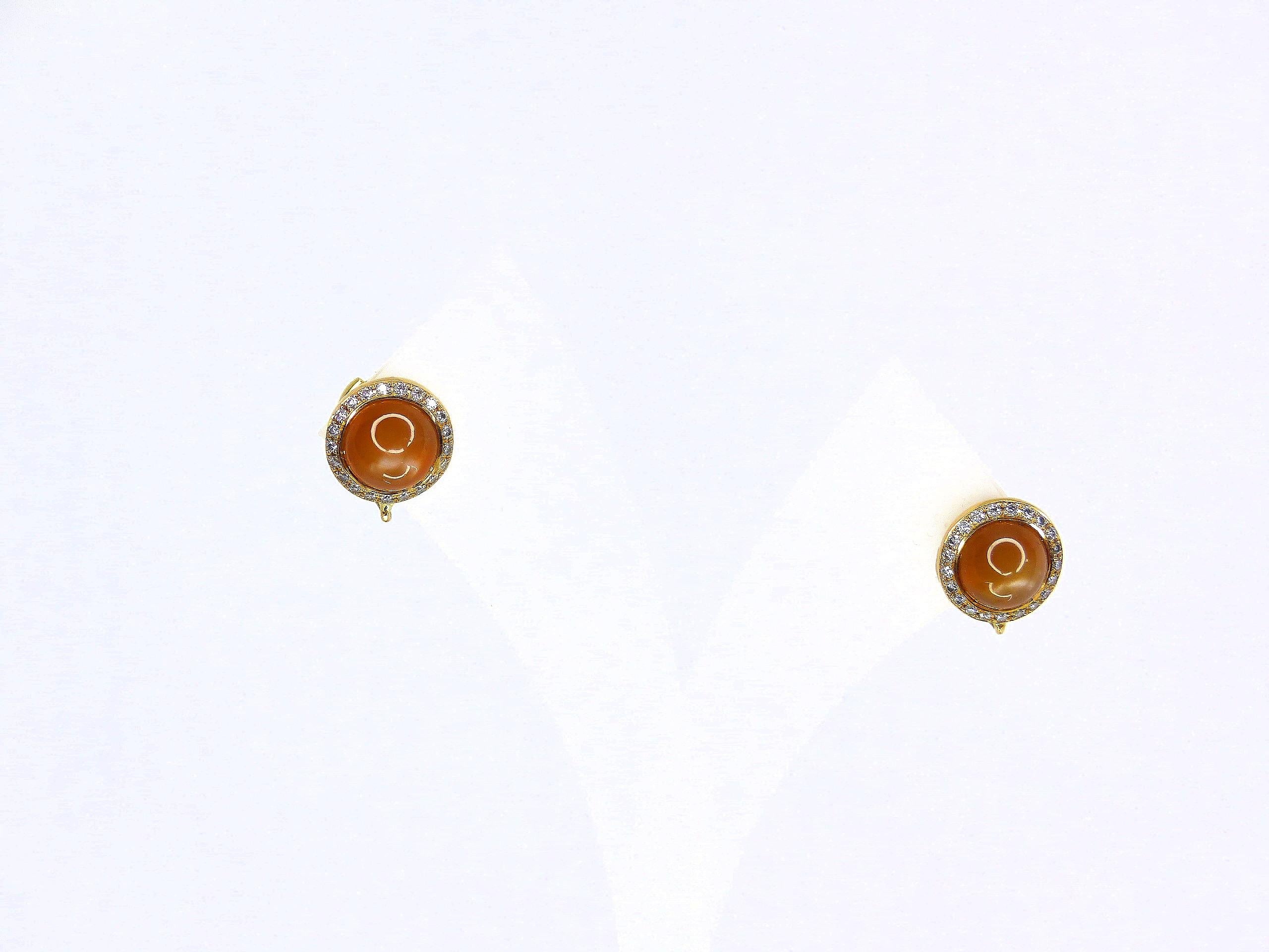 Taille cabochon Boucles d'oreilles en or rose avec 4 pierres de lune brunes et 42 diamants   en vente