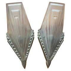1 pair of french Art Déco wall lamps made by Degué.