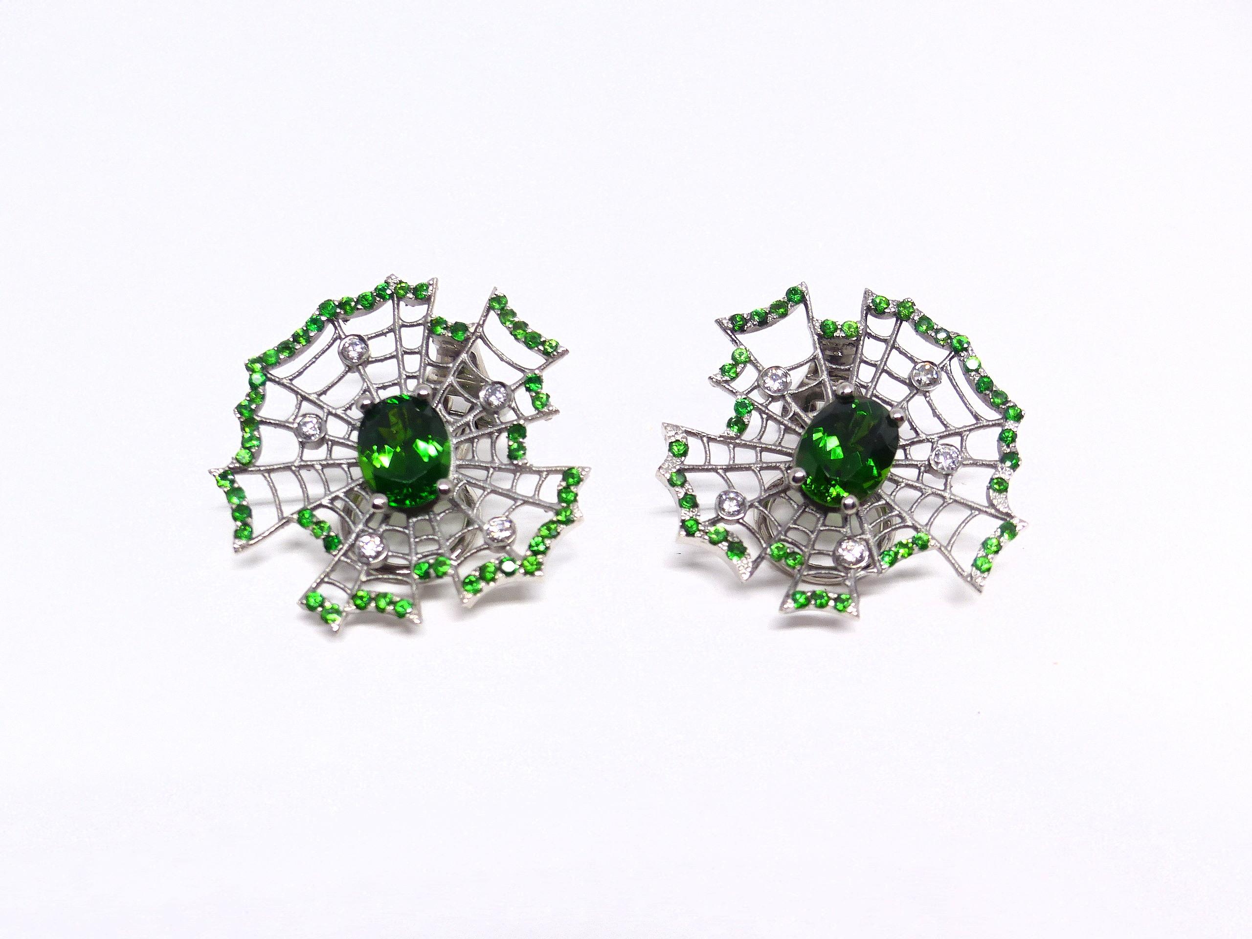 White Gold 2, 50ct Chrome Tourmalines + Tsavorites & Diamonds Pair of Earrings  In New Condition For Sale In Idar-Oberstein, DE