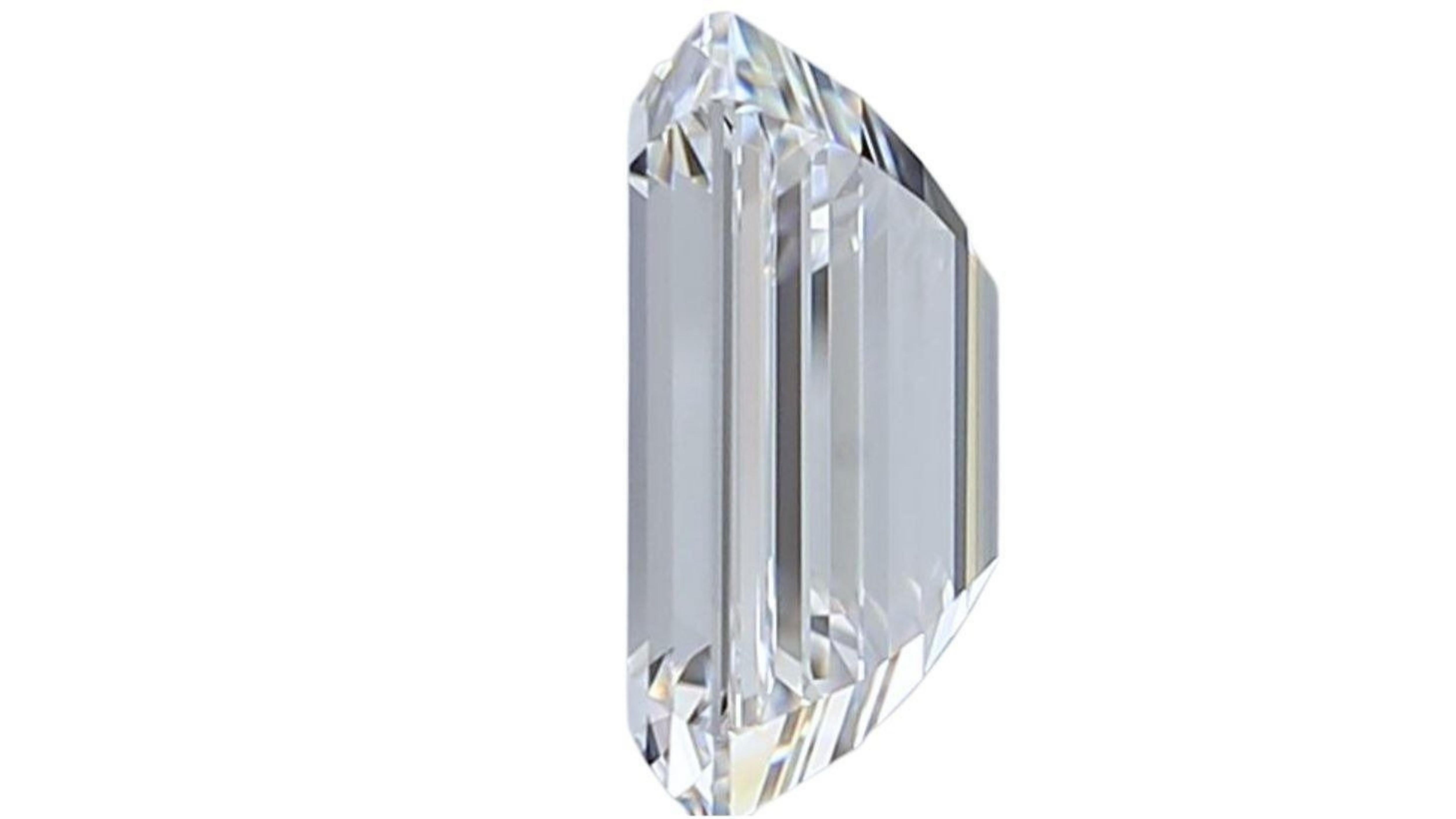 Women's 1 pc. Dazzling 1.5 Emerald Cut Natural Diamond For Sale