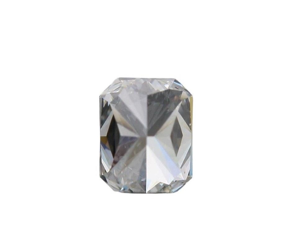 Natürlicher rechteckiger modifizierter Diamant mit einem Schliff von 0,50 Karat I VS2 mit schönem Schliff und Glanz. Dieser Diamant wird mit einem GIA-Zertifikat in einem Sicherheitsblister und einer Laserbeschriftungsnummer geliefert.

GIA