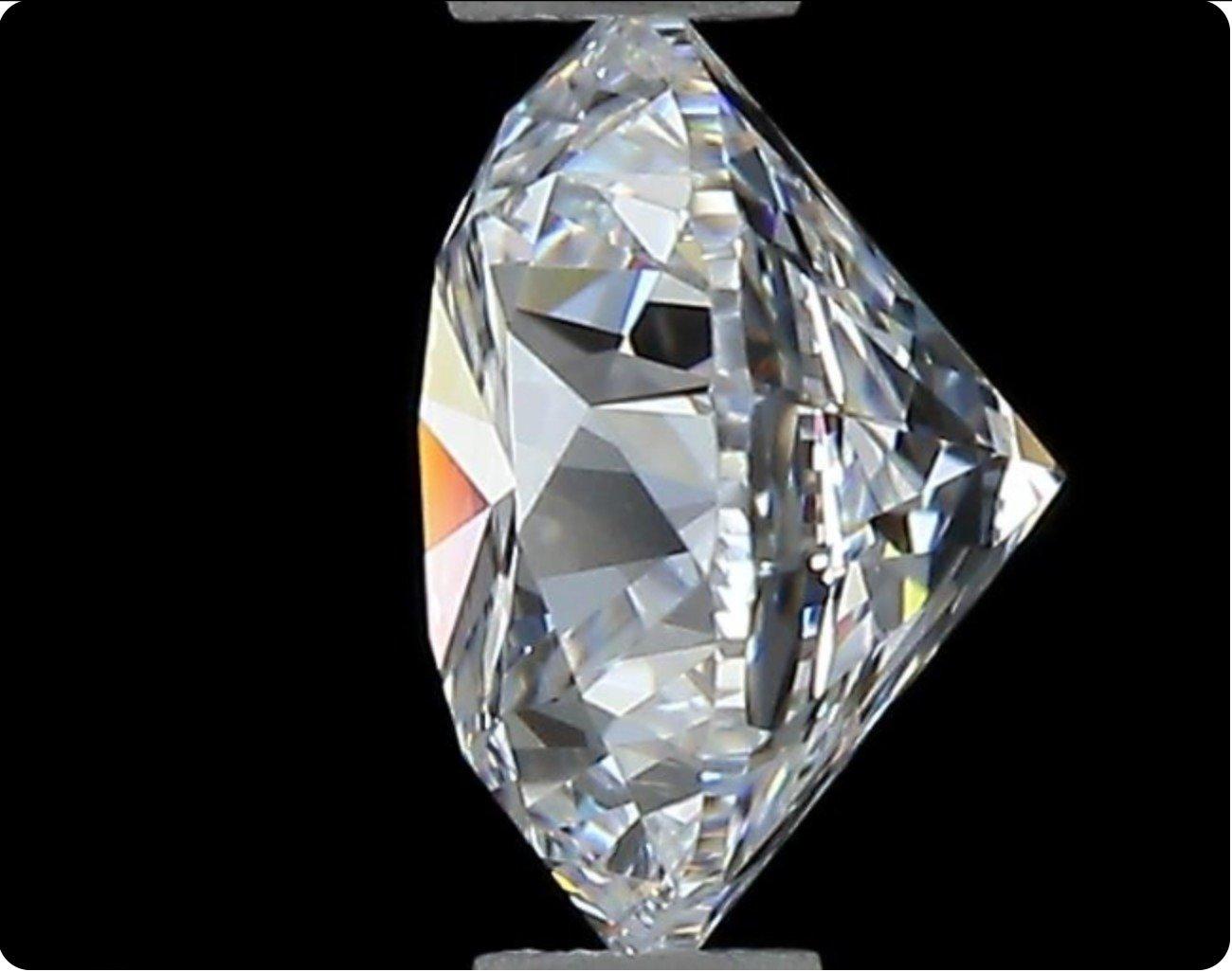 1 carat de diamant naturel, 0,52 carat, rond, E, VS2, certificat GIA Neuf - En vente à רמת גן, IL
