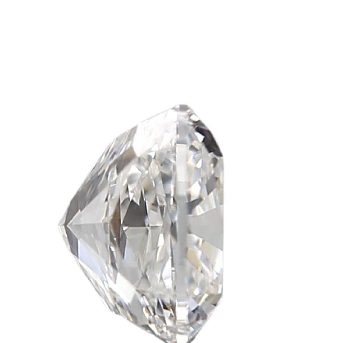 Un diamant naturel brillant en forme de coussin de 0,75 carat D IF, étincelant et brillant, d'un excellent poli et d'une grande symétrie. Ce diamant possède la meilleure classification possible en termes de couleur et de pureté. Ce diamant est