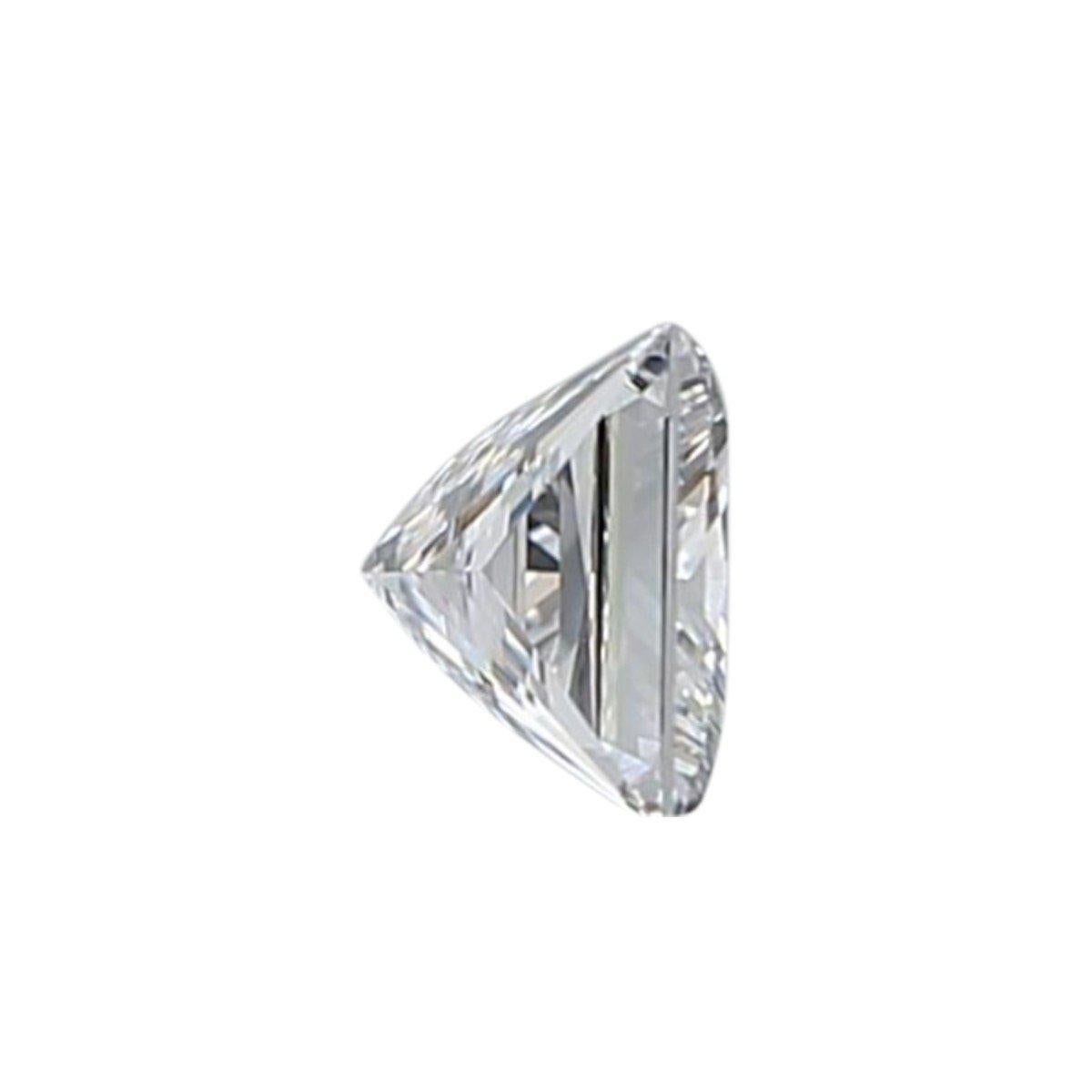 Natürlicher Diamant im Prinzessinnenschliff mit vollem Glanz und Funkeln mit einem Gewicht von 0,81 Karat E VS1 mit GIA-Zertifikat und Laserbeschriftungsnummer.

Obere Marke

GIA 5296667197

Sku: DSPV-279
