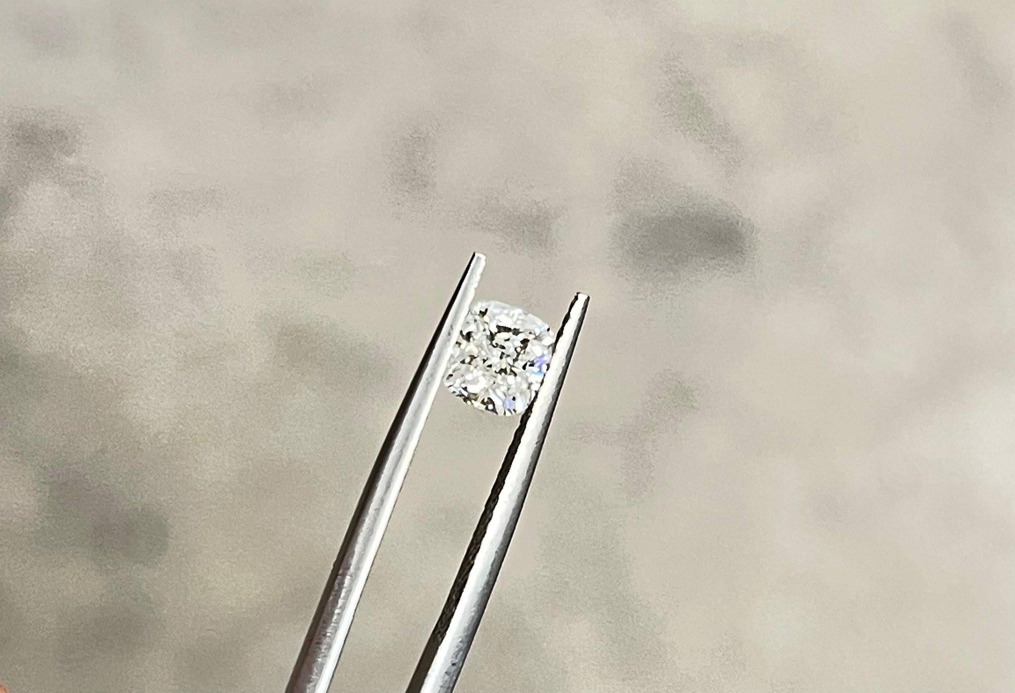 Cushion Cut 1 Pc Natural Diamonds, 0.80 Ct, Cushion, H, SI2, GIA Certificate For Sale