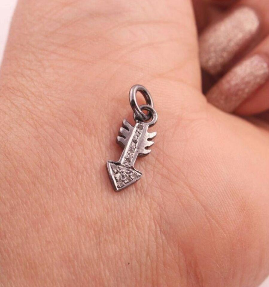 1 Pc Pave Diamond Arrowhead Charm Pendant 925 Sterling Silver Jewelry Supplies In New Condition For Sale In Chicago, IL