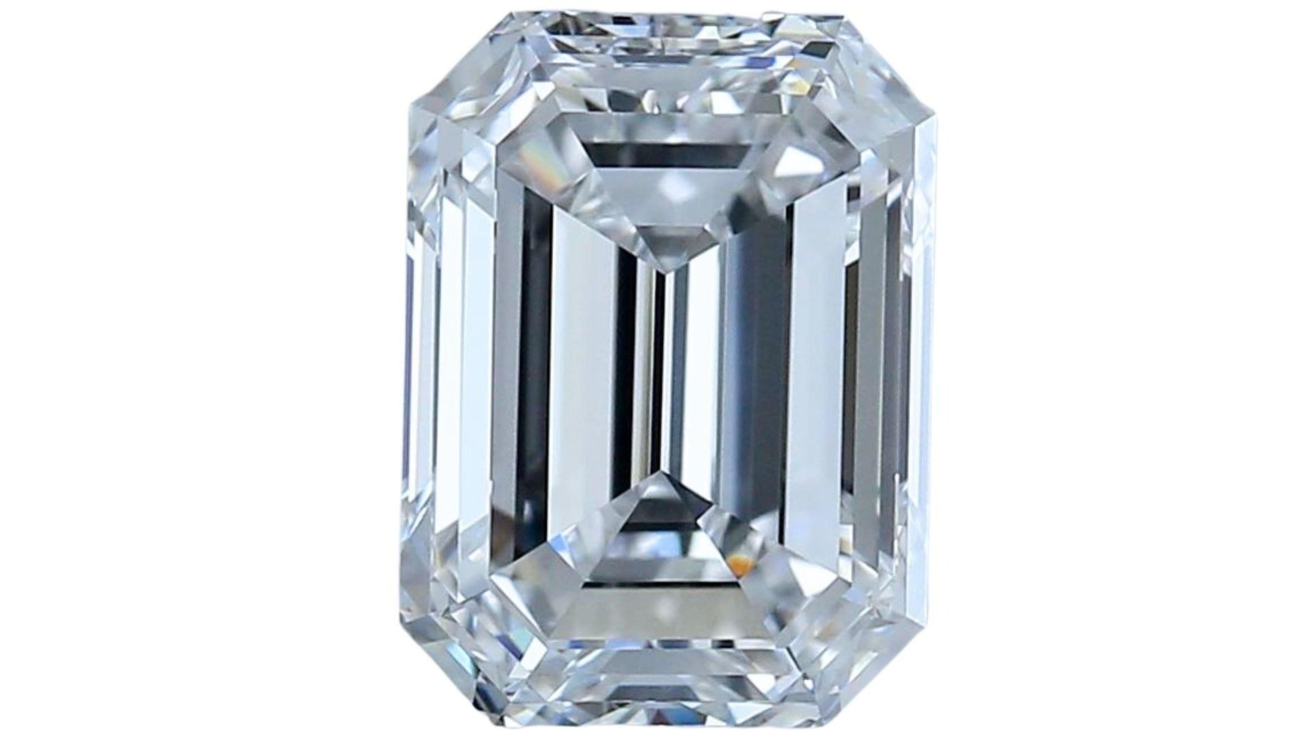 1 pc. Shimmering 4.01 Carat Emerald Cut Natural Diamond In New Condition For Sale In רמת גן, IL